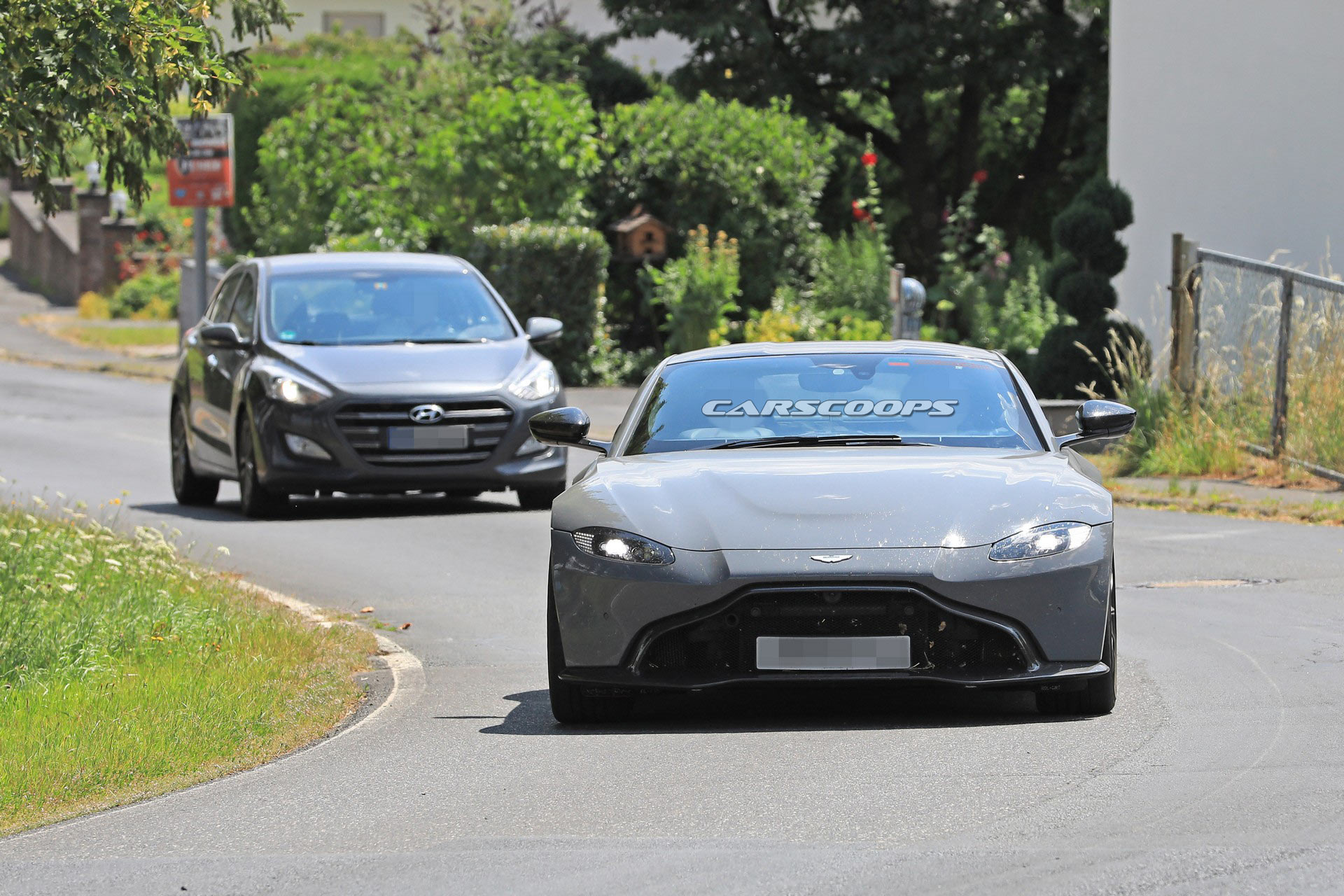 Aston-Martin-Vantage-S-2 Aston Martin Vantage S Spied With Beefier Brakes And A Four-Tailpipe Exhaust