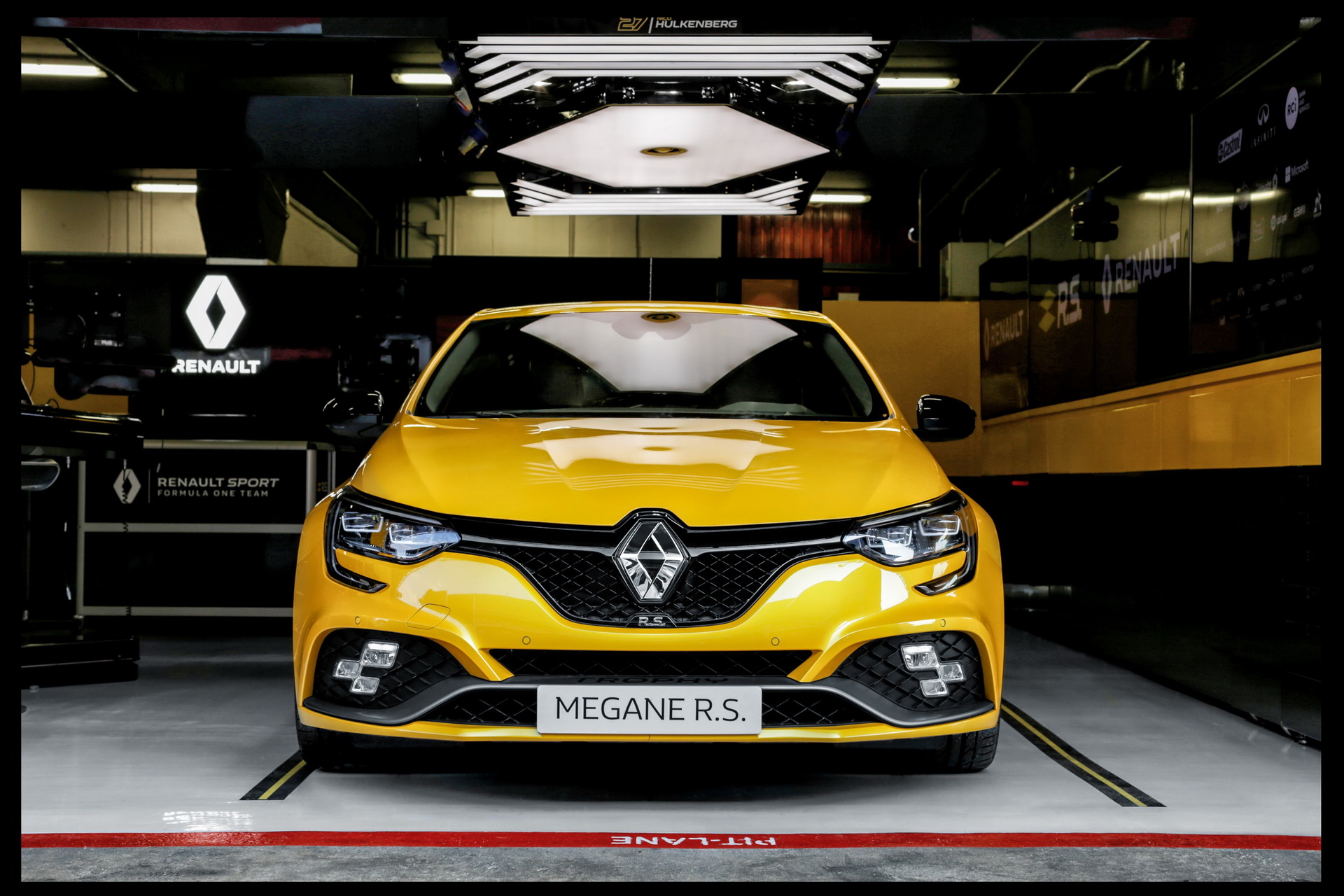 2019-renault-megane-rs-trophy-8 New Renault Megane RS Trophy With 296HP Is The Most Potent And Extreme Version Yet