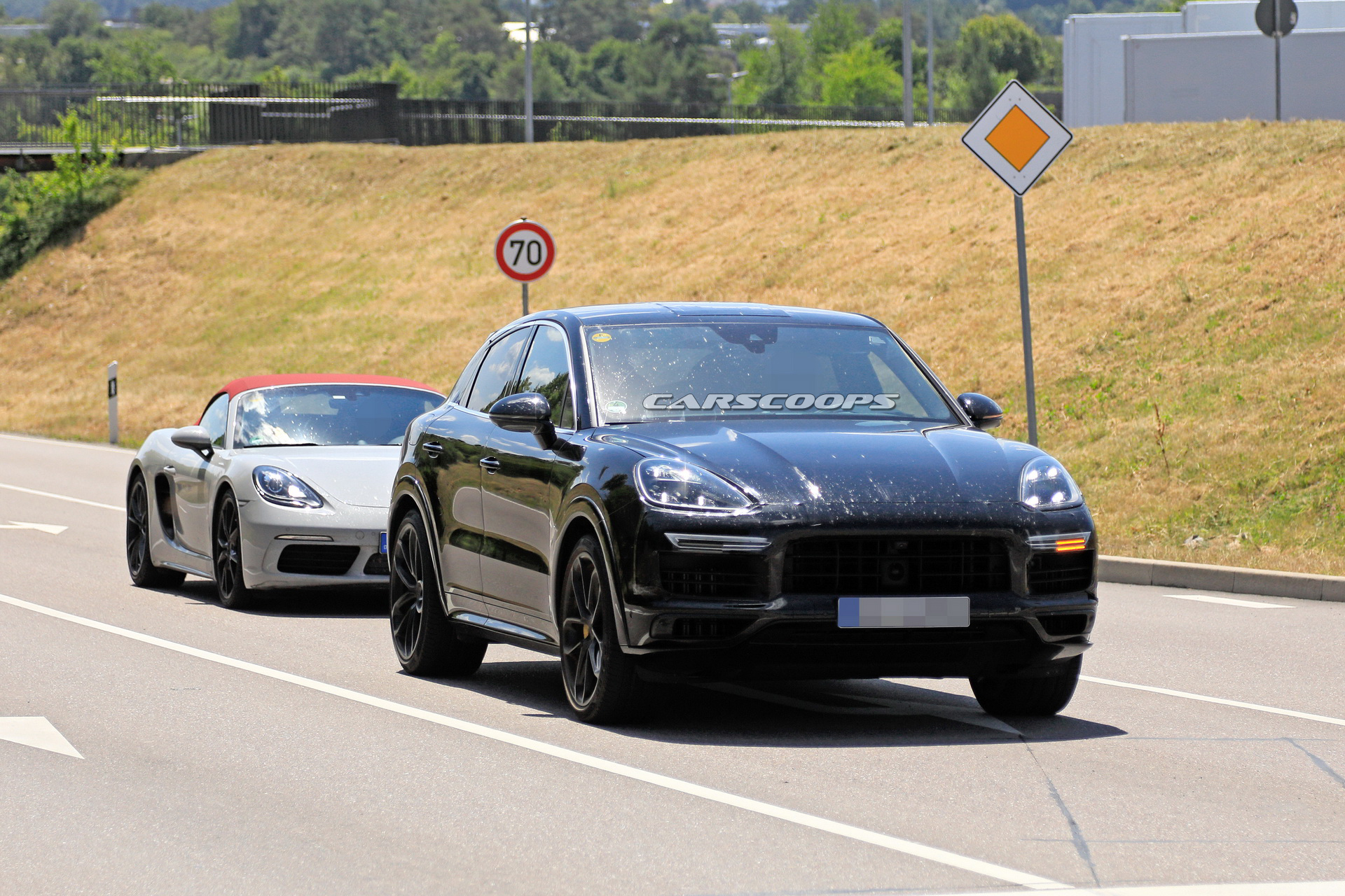 porsche-cayenne-coupe-first-spy-6 2020 Porsche Cayenne Coupe Is Coming For BMW’s X6