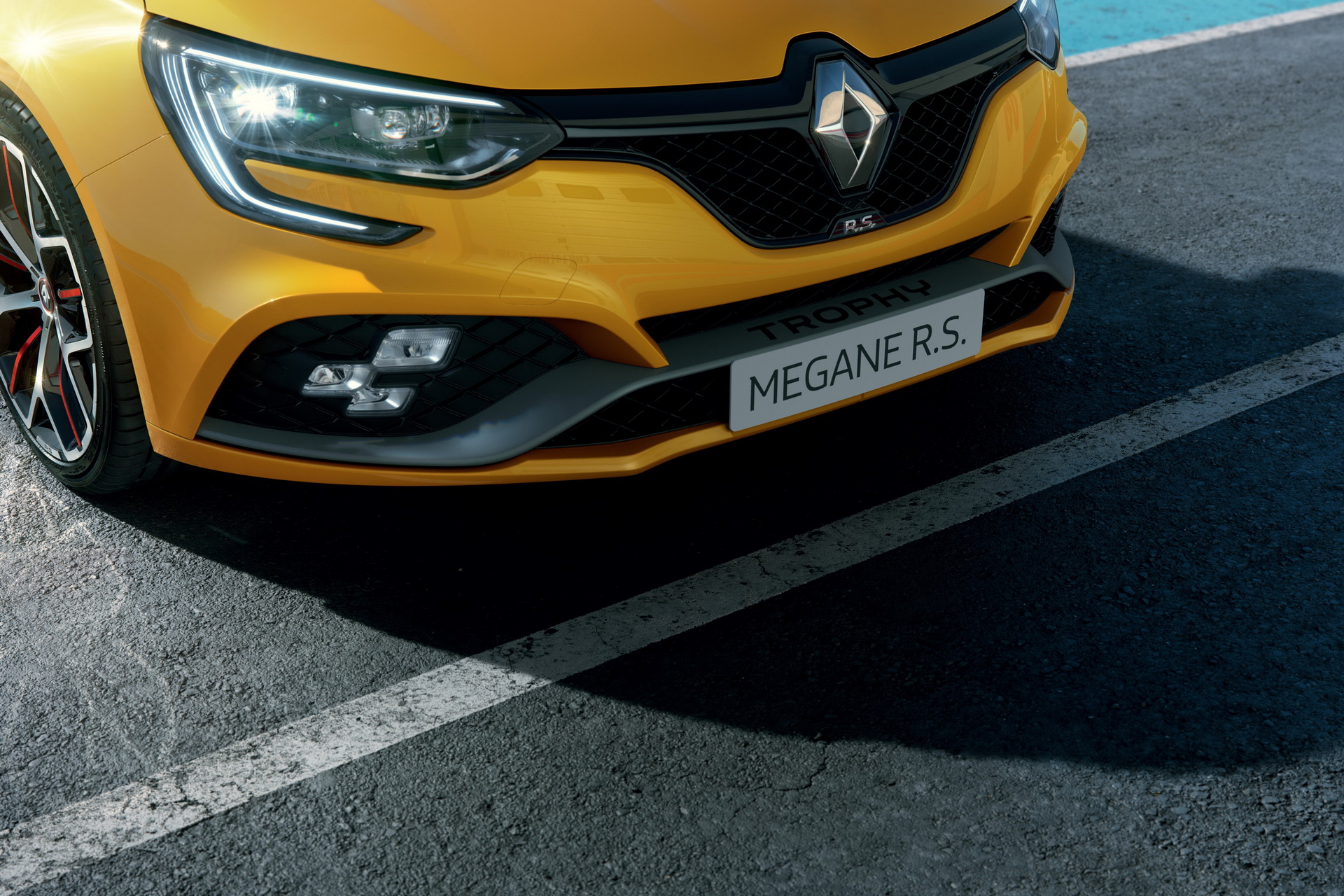 2019-renault-megane-rs-trophy-3 New Renault Megane RS Trophy With 296HP Is The Most Potent And Extreme Version Yet