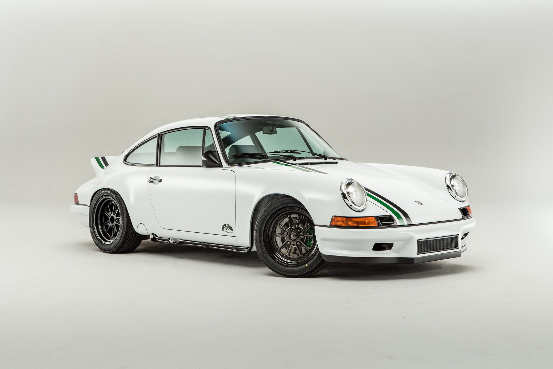 Porsche-911-LMClassic-11 Porsche 911 Le Mans Classic Clubsport Costs As Much As A New GT2 RS