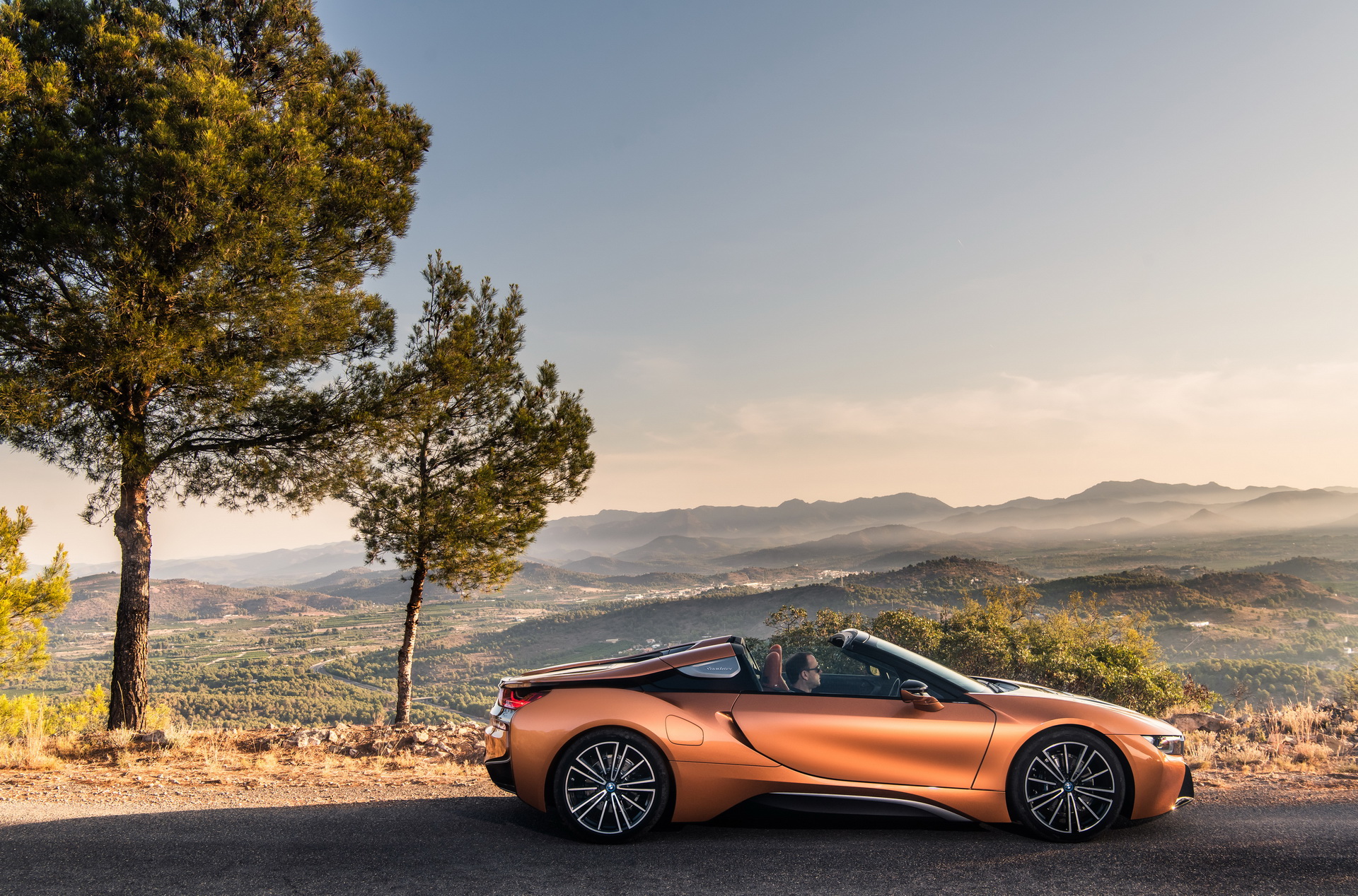 2019-BMW-i8-Roadster-28 New BMW i8 Roadster Goes On Sale In The UK, Priced From £124,735