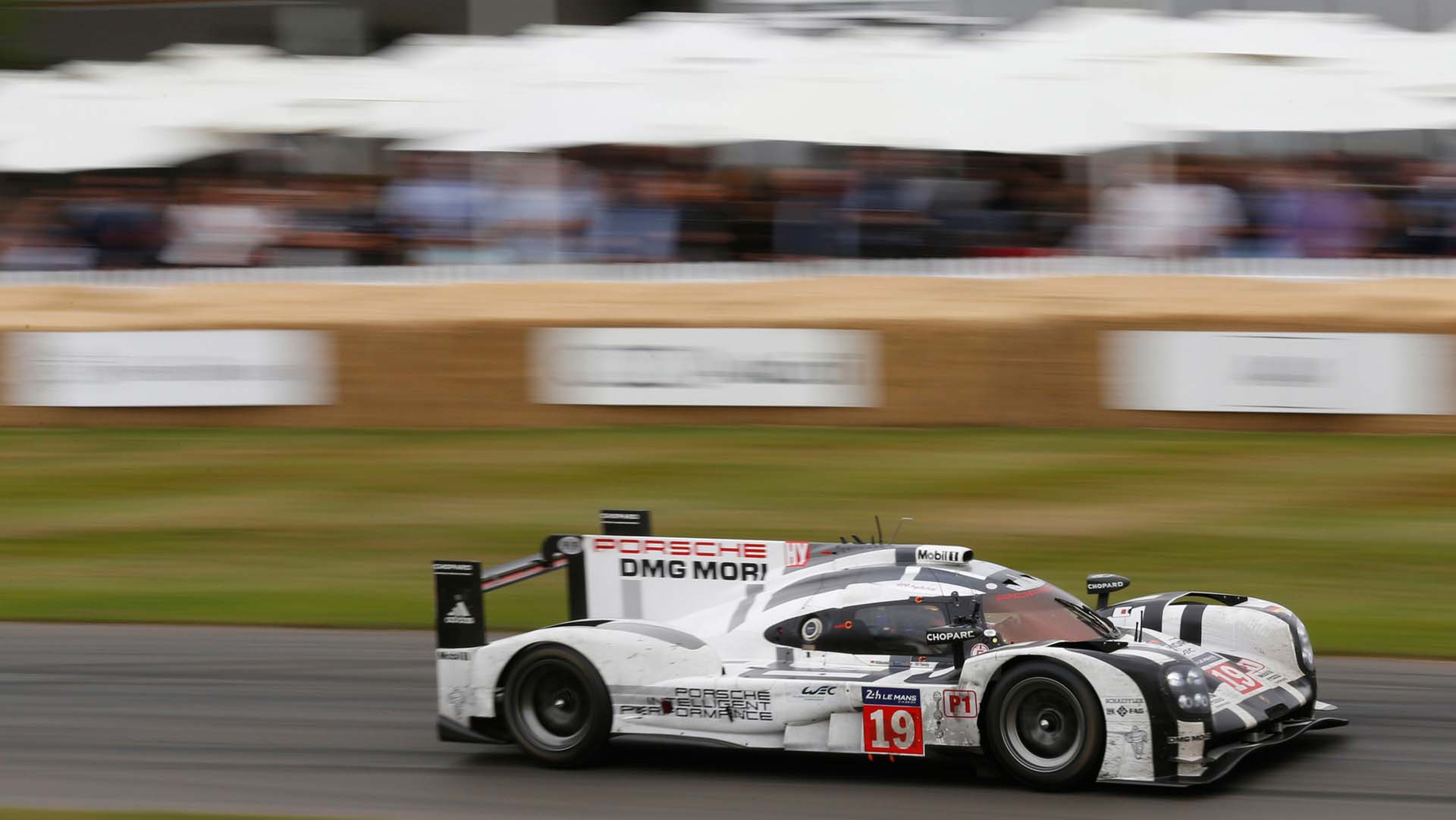 919_hybrid_goodwood_festival_2015_porsche_ag (1) copy Porsche Passes On Gunning For McLaren’s Goodwood Record, Lets VW Do It Instead