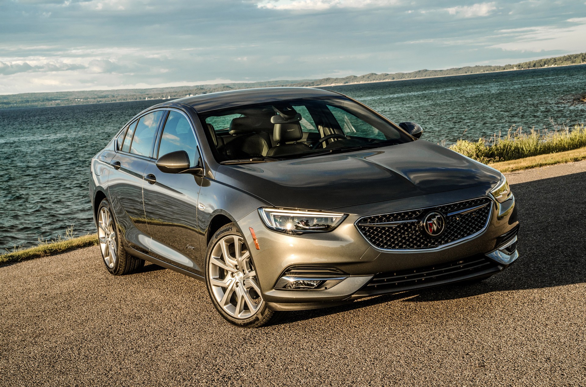 Buick Regal Avenir-4 2019 Buick Regal Avenir Debuts With Upscale Styling And New Technology