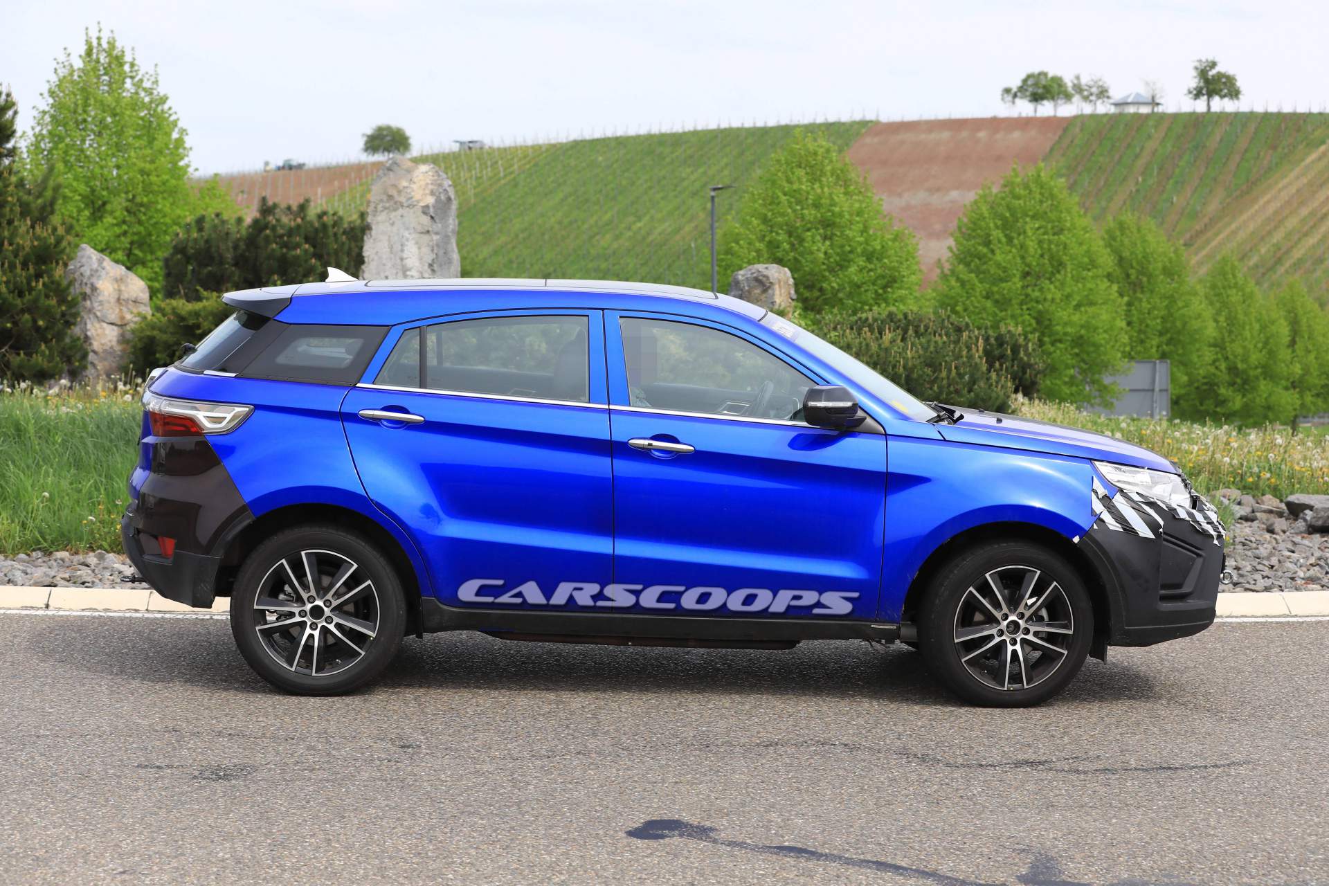 2019-Jiangling-Yusheng-S330-6 2019 Jiangling Yusheng S330 Is Yet Another (Horribly Named) Chinese Car Spied In Europe