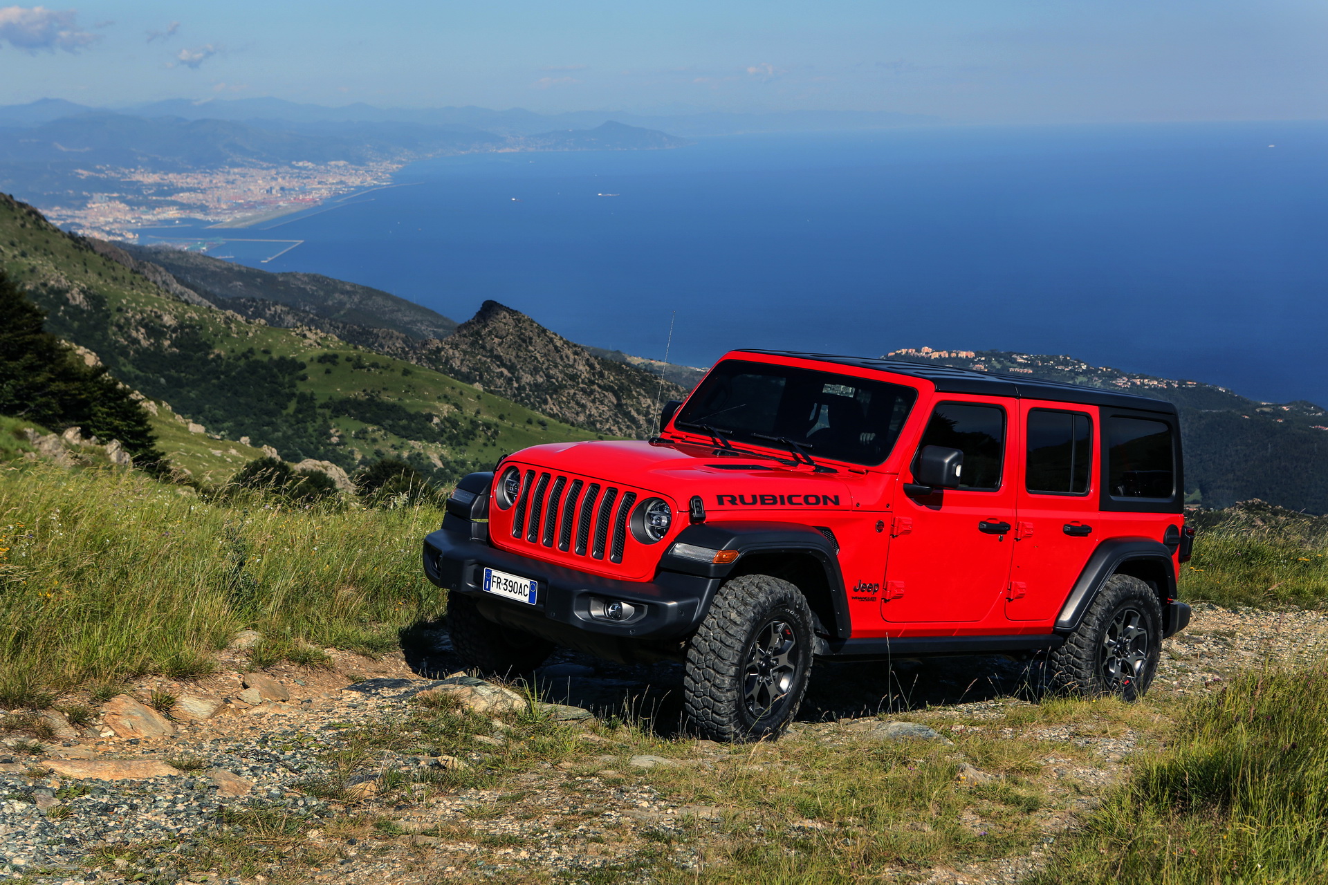 Jeep-Wrangler-50 Euro-spec Jeep Wrangler Detailed, Will Feature 197HP 4-Cylinder Diesel