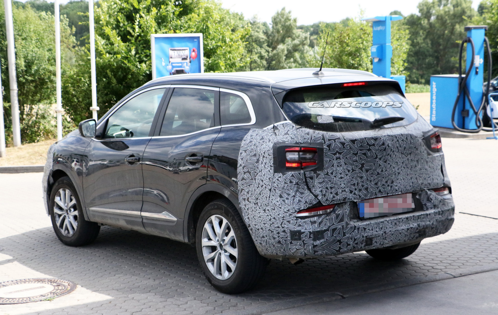 renault-kadjar-fl-spied-inside-out-6 Renault Kadjar Facelift Coming With Revamped Center Console