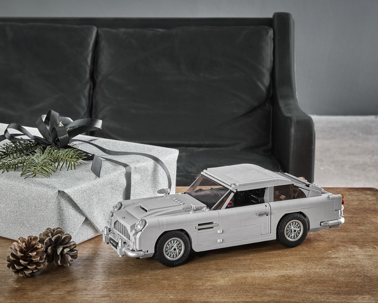LEG0-Aston-Martin-DB5-44 LEGO’s James Bond Aston Martin DB5 Has A Working Ejector Seat