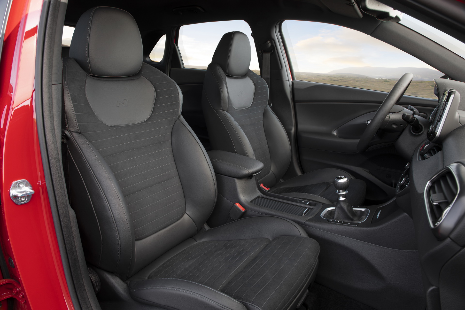 2019-hyundai-i30-n-line-22 New Hyundai i30 N Line May Look Like A Hot Hatch, But It Ain’t One