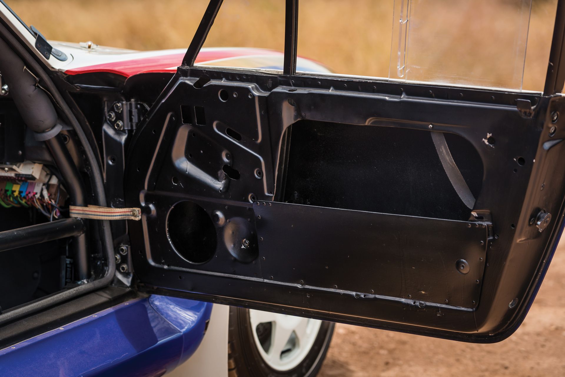 1985-Porsche-959-Paris-Dakar-Auction-16 Porsche 959 Paris-Dakar Expected To Fetch Over $3 Million