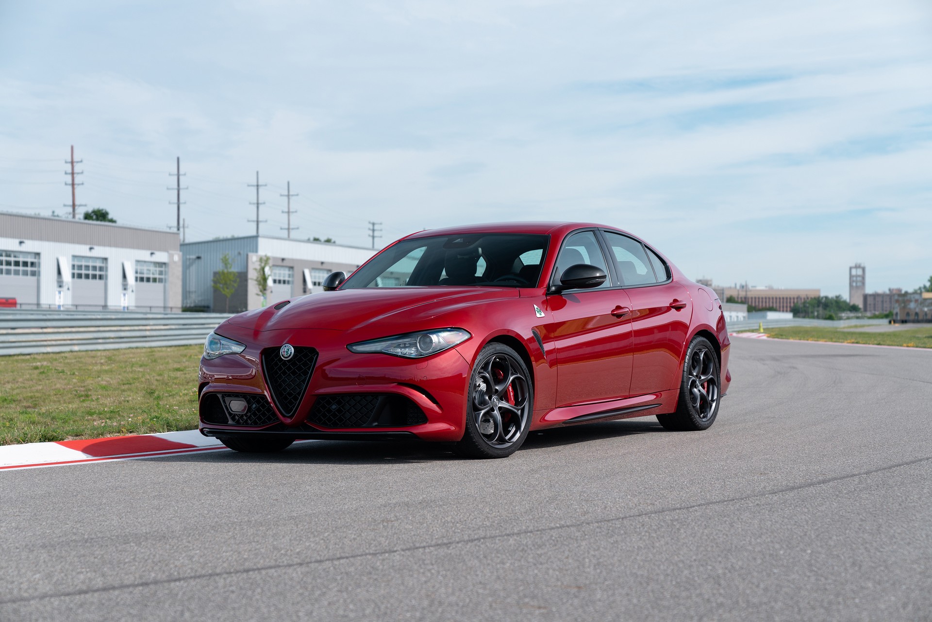 2019-Alfa-Romeo-Giulia-123 2019 Alfa Romeo Giulia Gains New Styling Packages, Additional Equipment