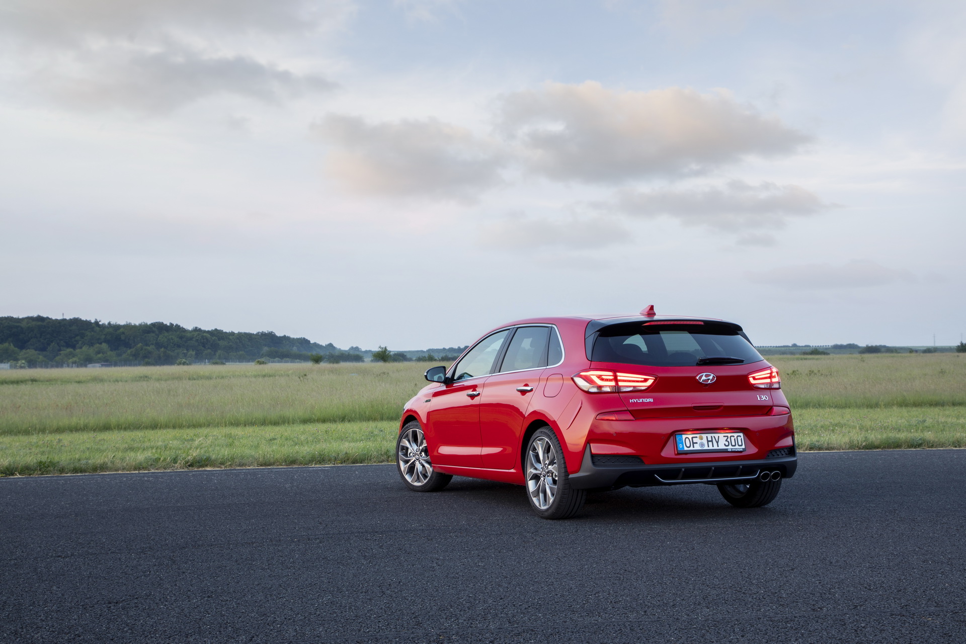 2019-hyundai-i30-n-line-15 New Hyundai i30 N Line May Look Like A Hot Hatch, But It Ain’t One