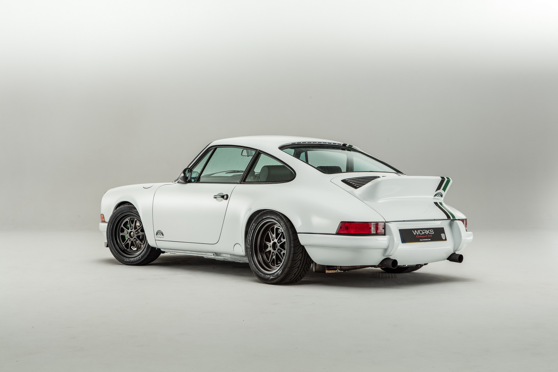 Porsche-911-LMClassic-17 Porsche 911 Le Mans Classic Clubsport Costs As Much As A New GT2 RS