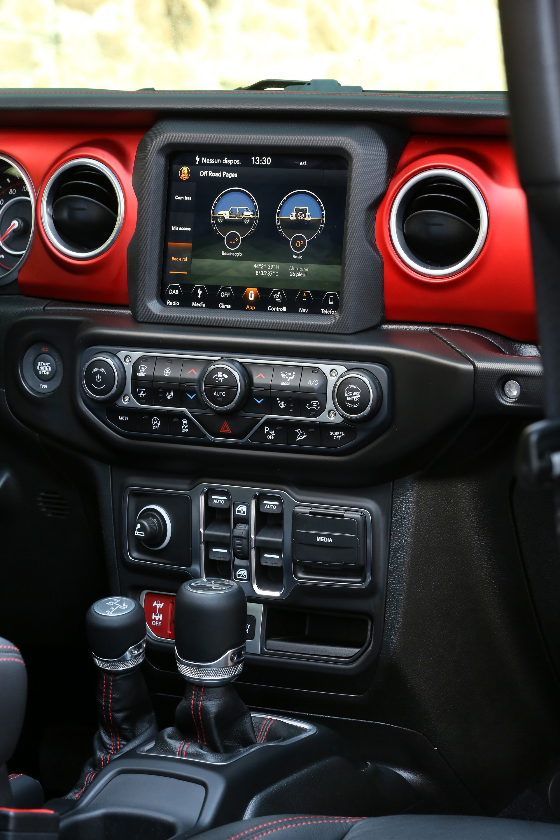 Jeep-Wrangler-02 Euro-spec Jeep Wrangler Detailed, Will Feature 197HP 4-Cylinder Diesel