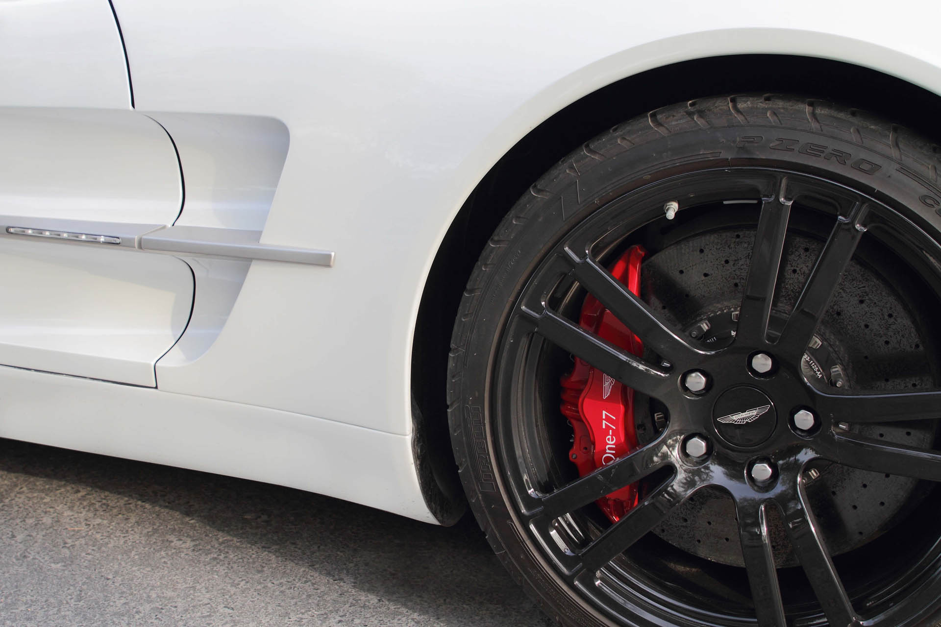 2011-aston-martin-one-77-q-series-01 Aston Martin One-77 Is The Hypercar That Time (Almost) Forgot