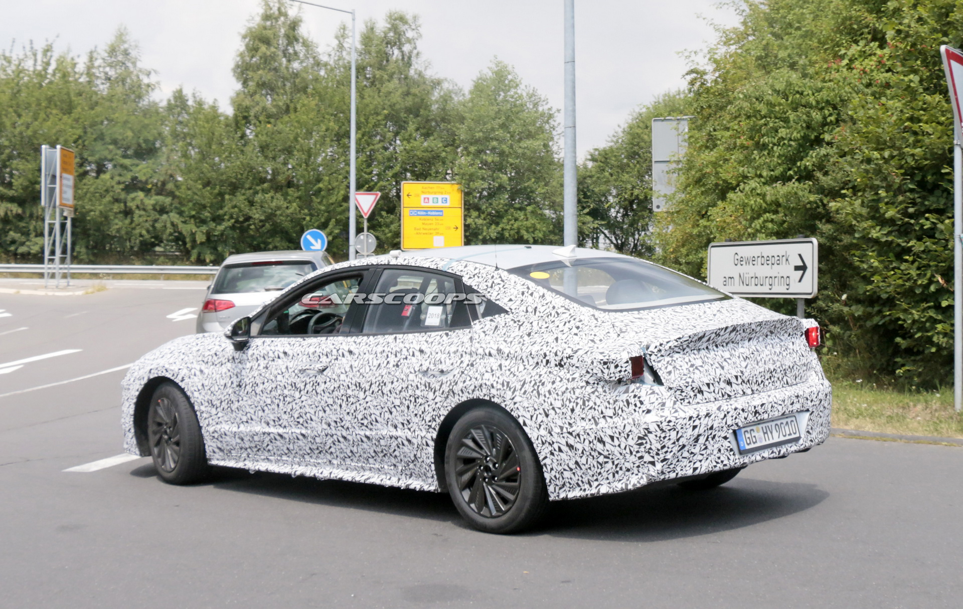 hyundai-sonata-i40-spy-first-time-9 All-New 2019 Hyundai i40 Spied With Sharper Looks, Could Preview Next Sonata Too