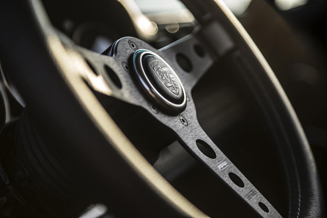 20-singer-911-qatar-1100x732 Start Your Week Off Right With 100+ Photos Of Singer Porsche Porn