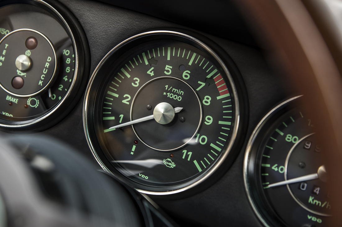 43-singer-911-toronto2-1100x732 Start Your Week Off Right With 100+ Photos Of Singer Porsche Porn