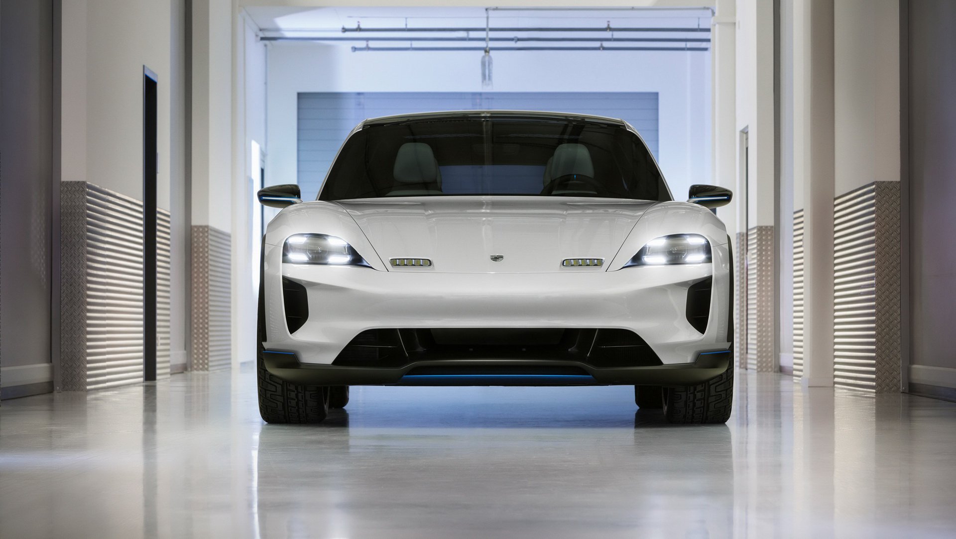 Porsche-Mission-E-Cross-Turismo-1 Porsche Mission E Cross Turismo Expected To Launch In 2021