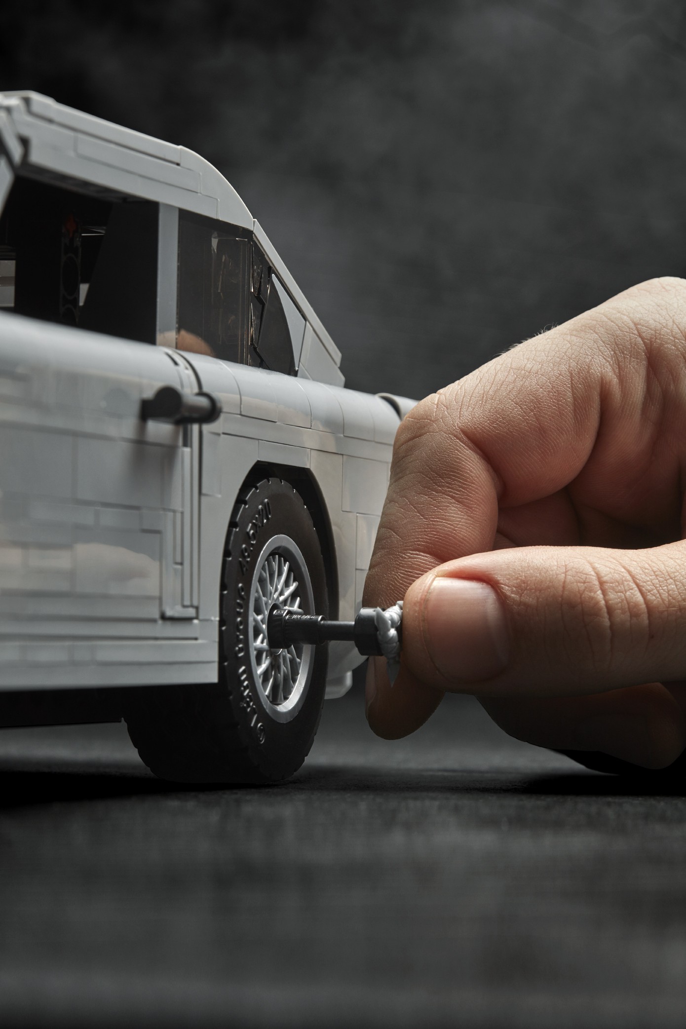 LEG0-Aston-Martin-DB5-58 LEGO’s James Bond Aston Martin DB5 Has A Working Ejector Seat