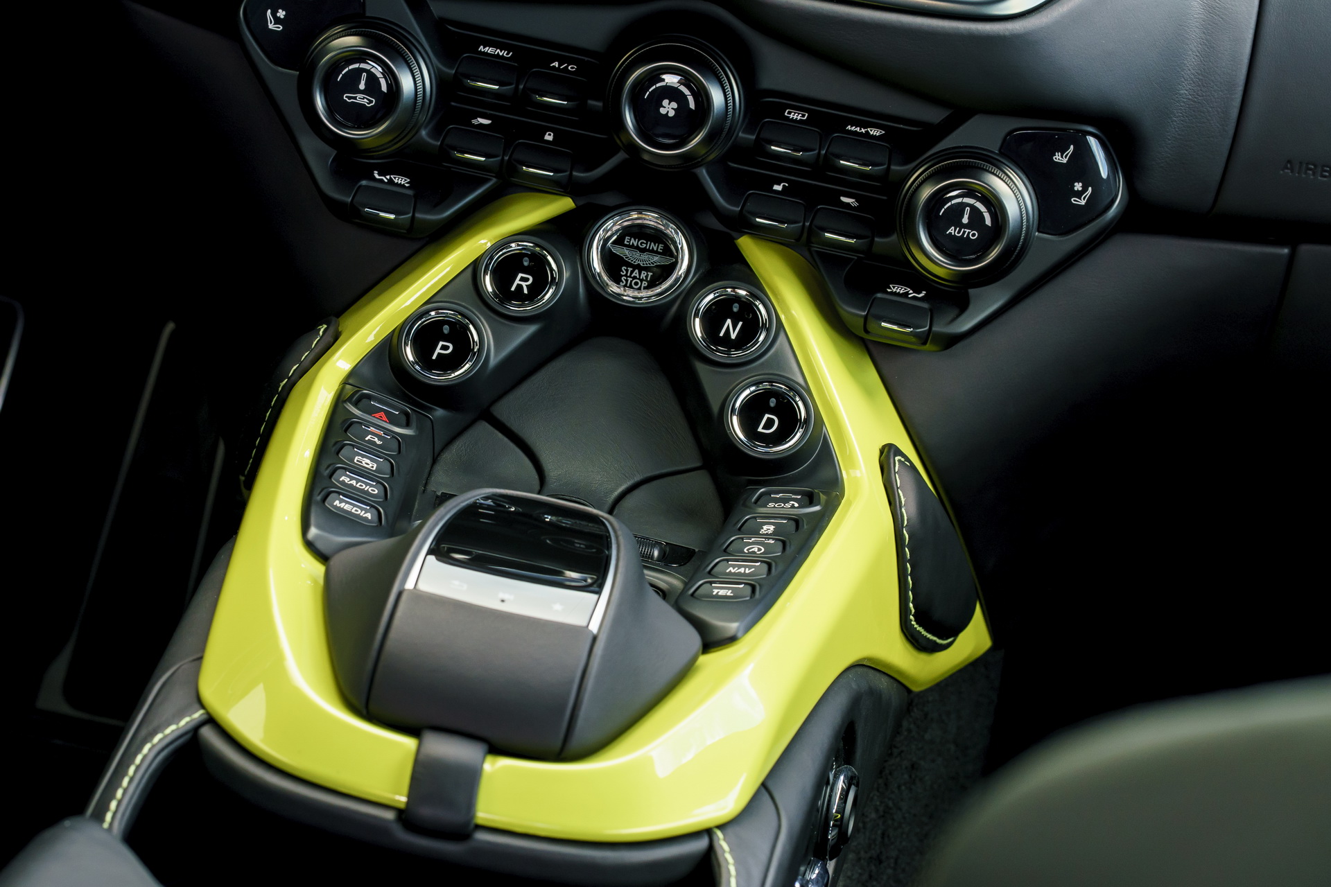 Aston_Martin_V8_Vantage_AML_1_16 Aston Martin To Introduce Manual Vantage This Time Next Year