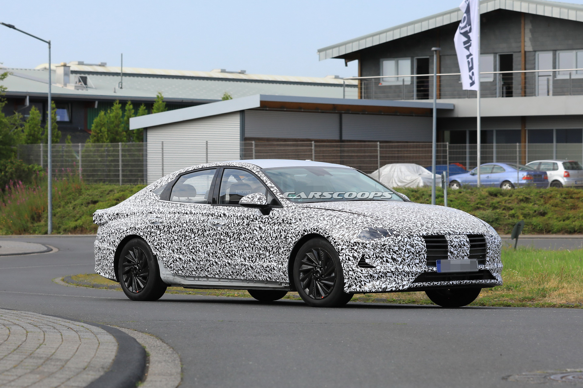 hyundai-sonata-i40-spy-first-time-33 All-New 2019 Hyundai i40 Spied With Sharper Looks, Could Preview Next Sonata Too