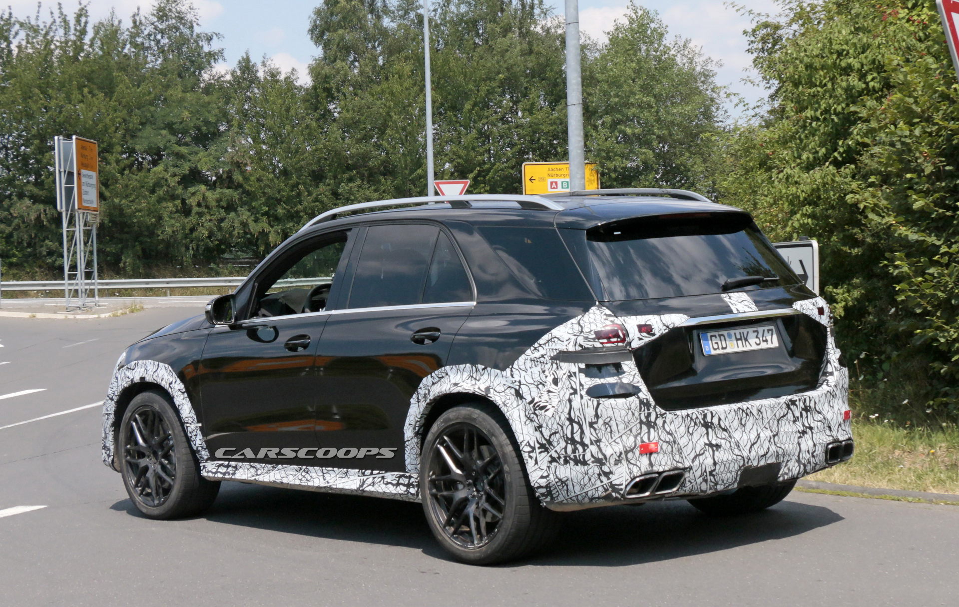 mercedes-amg-gle63-spy-less-camo-26 2019 Mercedes-AMG GLE 63 Sheds Most Of Its Camo To Reveal Familiar Look