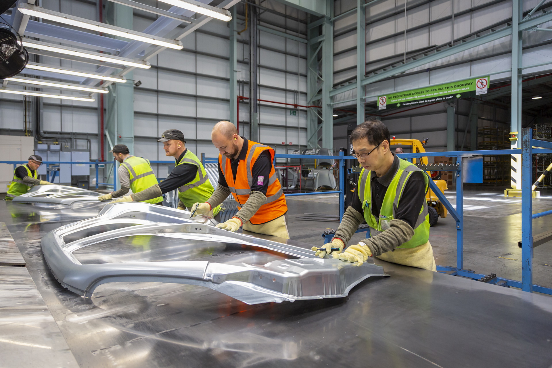 Nissan-Juke-1million-19 Nissan Builds 1 Millionth Juke In Sunderland Factory