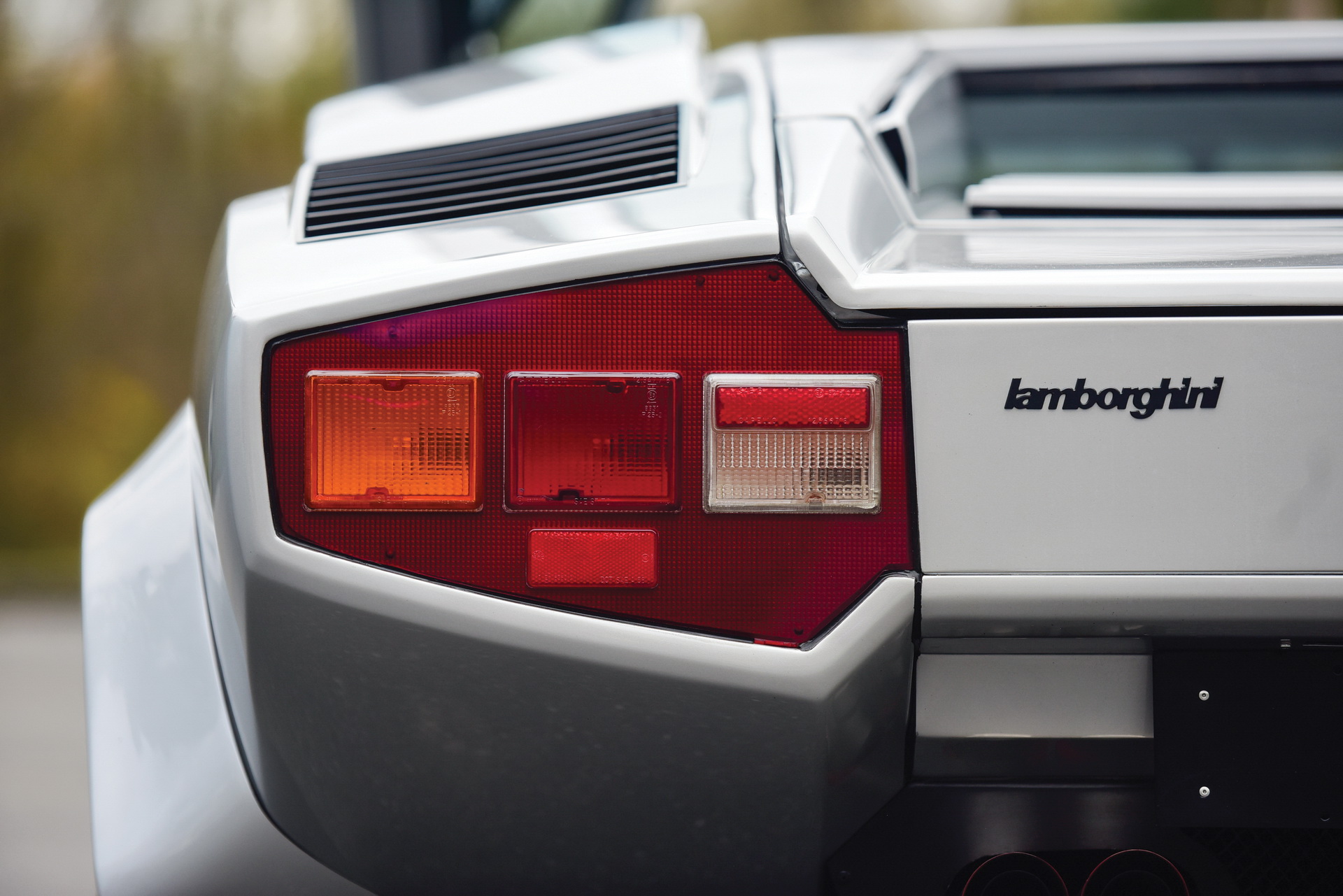lamborghini-countach-series-ii-14 Fully Restored Lamborghini Countach Series II Will Have You Craving Money
