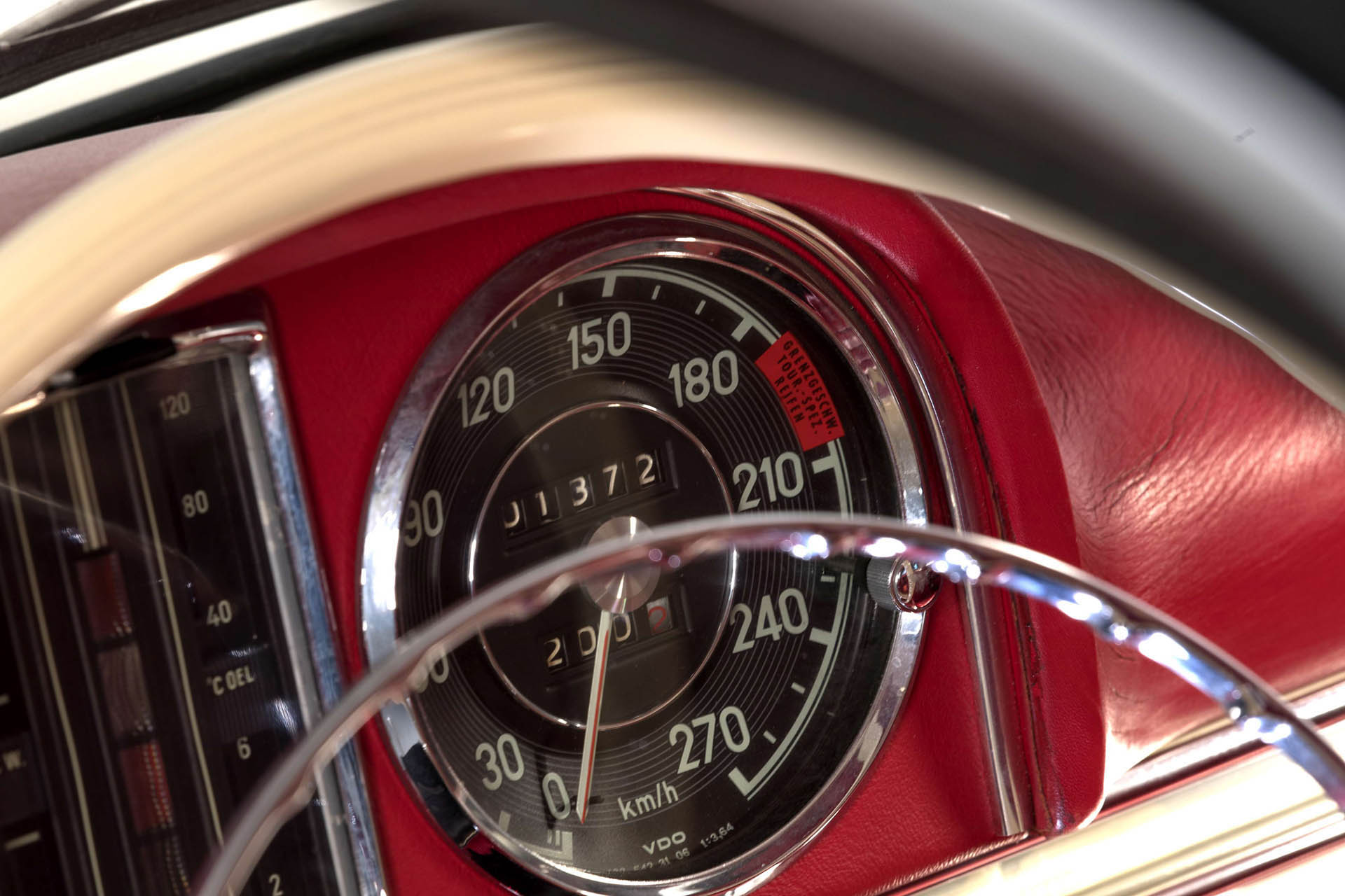 1963-Mercedes-Benz-300-SL-Roadster_13 This Factory-Fresh Mercedes 300 SL Doubled Its Estimate To Set A New World Record