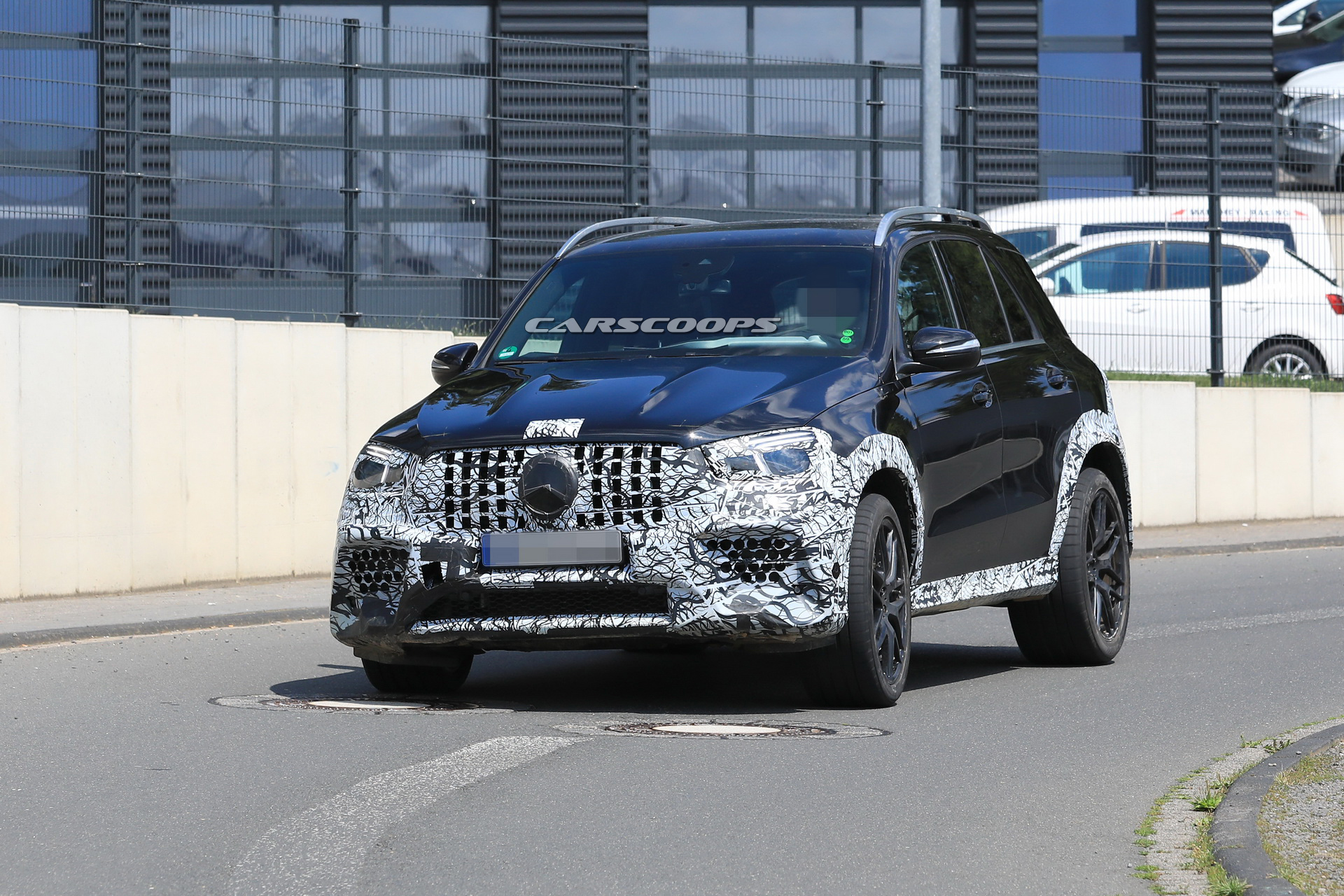 mercedes-amg-gle63-spy-less-camo-2 2019 Mercedes-AMG GLE 63 Sheds Most Of Its Camo To Reveal Familiar Look