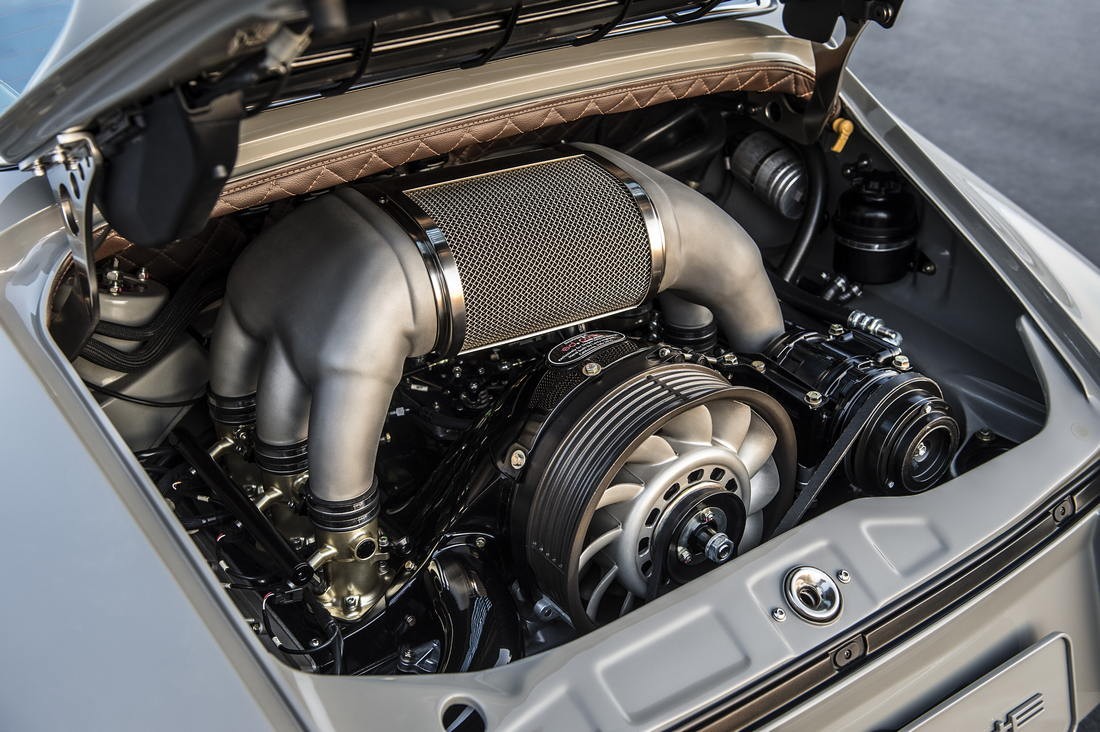 12-singer-911-qatar-1100x732 Start Your Week Off Right With 100+ Photos Of Singer Porsche Porn