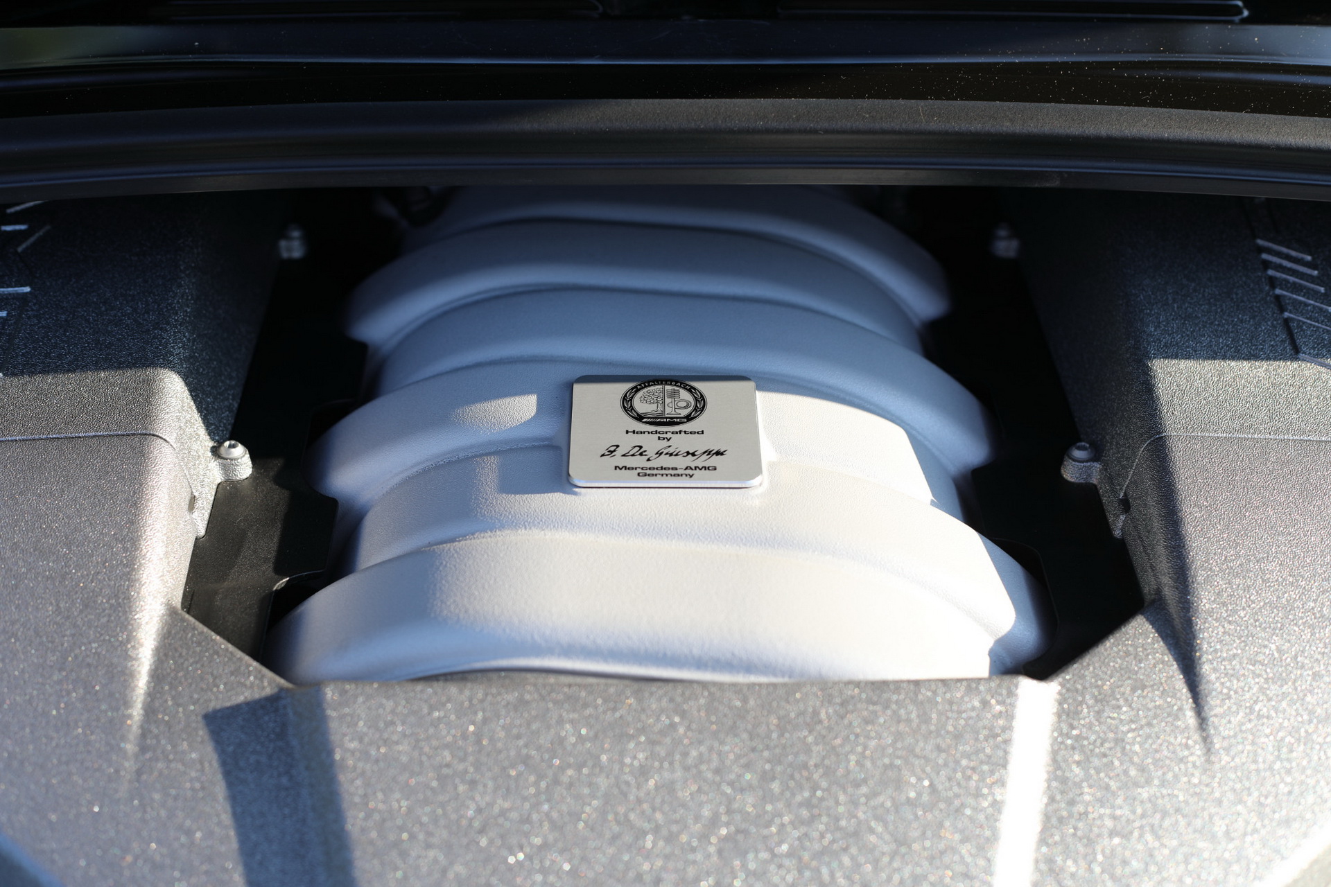 mercedes-r63-amg-auction-bat-19 2007 Mercedes R63 AMG Is A Very Fast, And Very Unpopular, Oddity