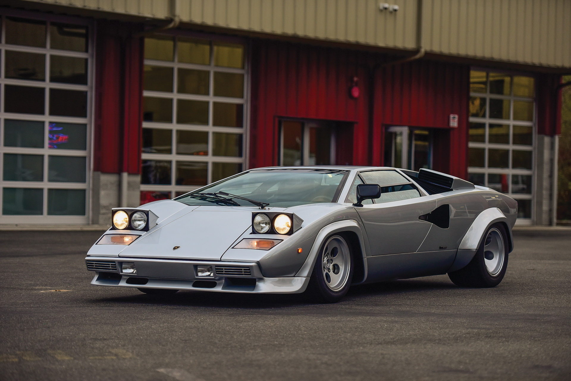 lamborghini-countach-series-ii-3 Fully Restored Lamborghini Countach Series II Will Have You Craving Money