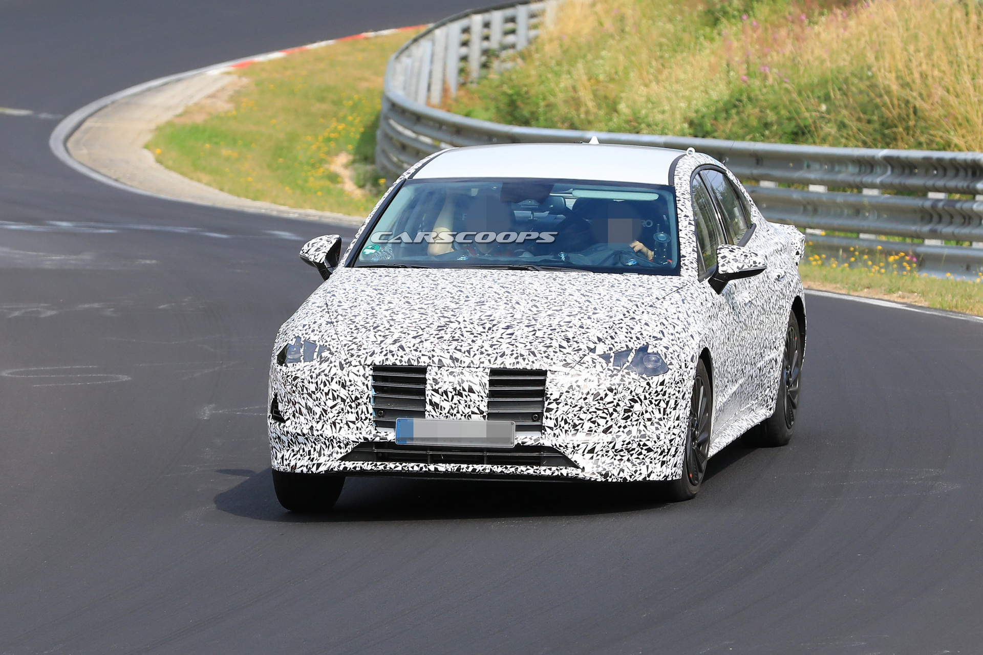 hyundai-sonata-i40-spy-first-time-2 All-New 2019 Hyundai i40 Spied With Sharper Looks, Could Preview Next Sonata Too