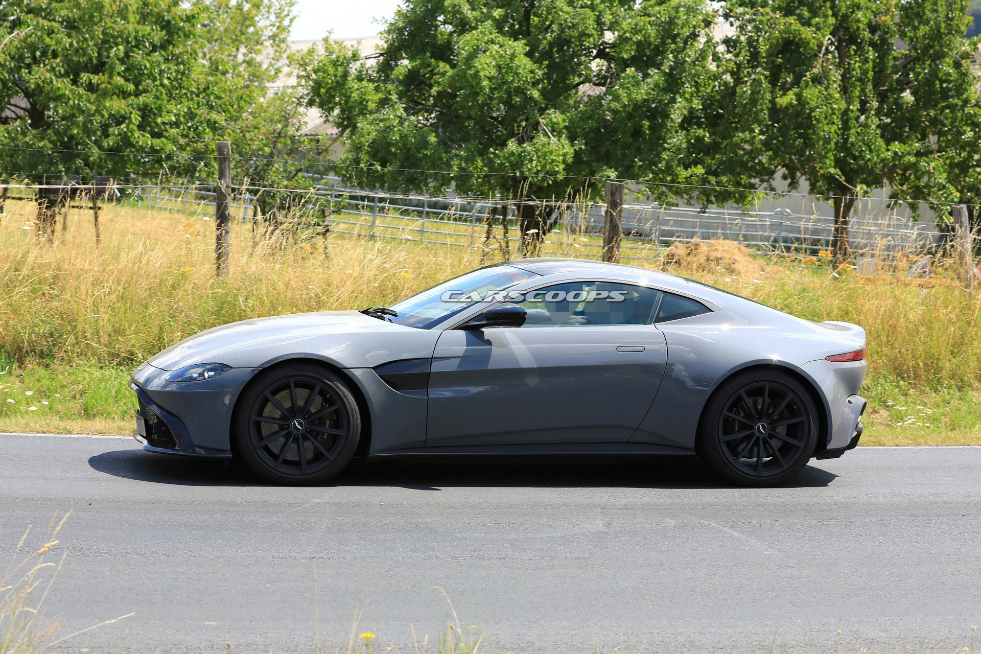 Aston-Martin-Vantage-S-7 Aston Martin Vantage S Spied With Beefier Brakes And A Four-Tailpipe Exhaust