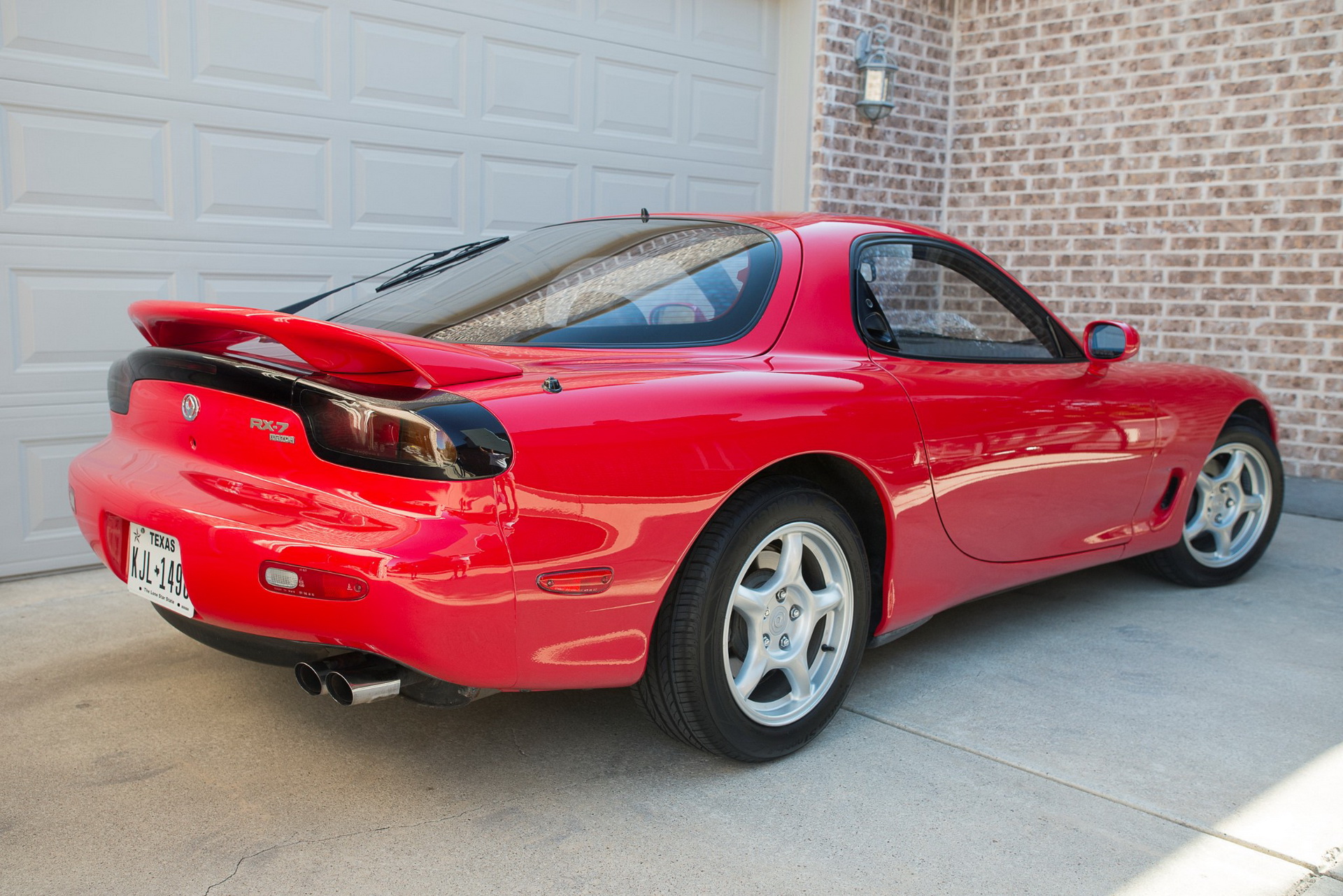 This Is What A Pristine Mazda Rx 7 Fd With 9 500 Miles Looks Like Carscoops