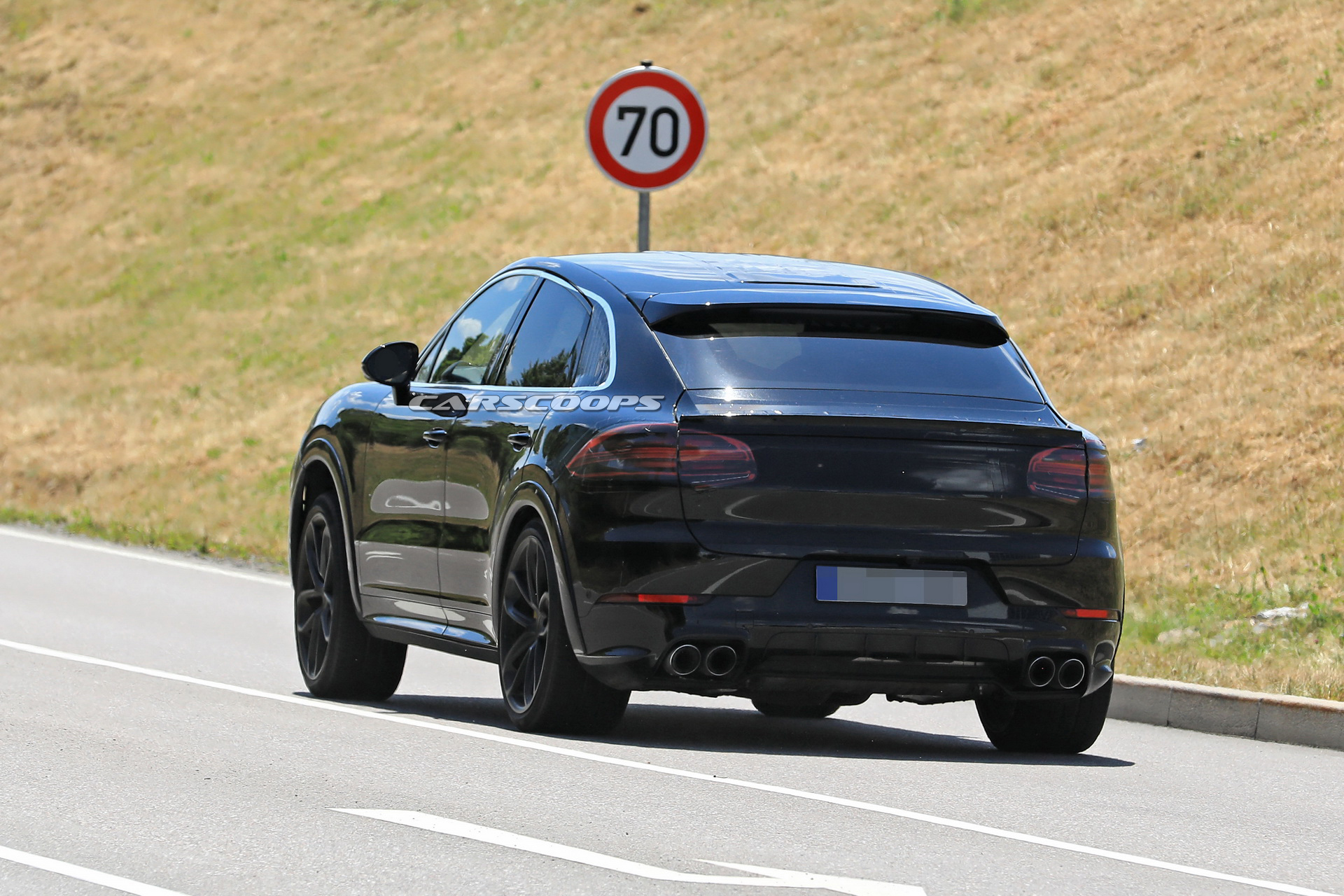porsche-cayenne-coupe-first-spy-25 2020 Porsche Cayenne Coupe Is Coming For BMW’s X6