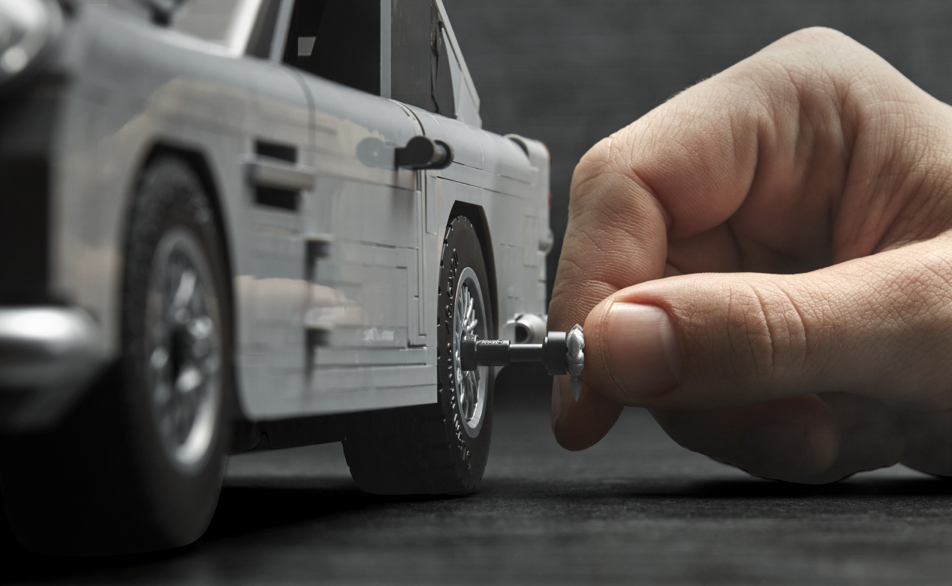 LEG0-Aston-Martin-DB5-57 LEGO’s James Bond Aston Martin DB5 Has A Working Ejector Seat