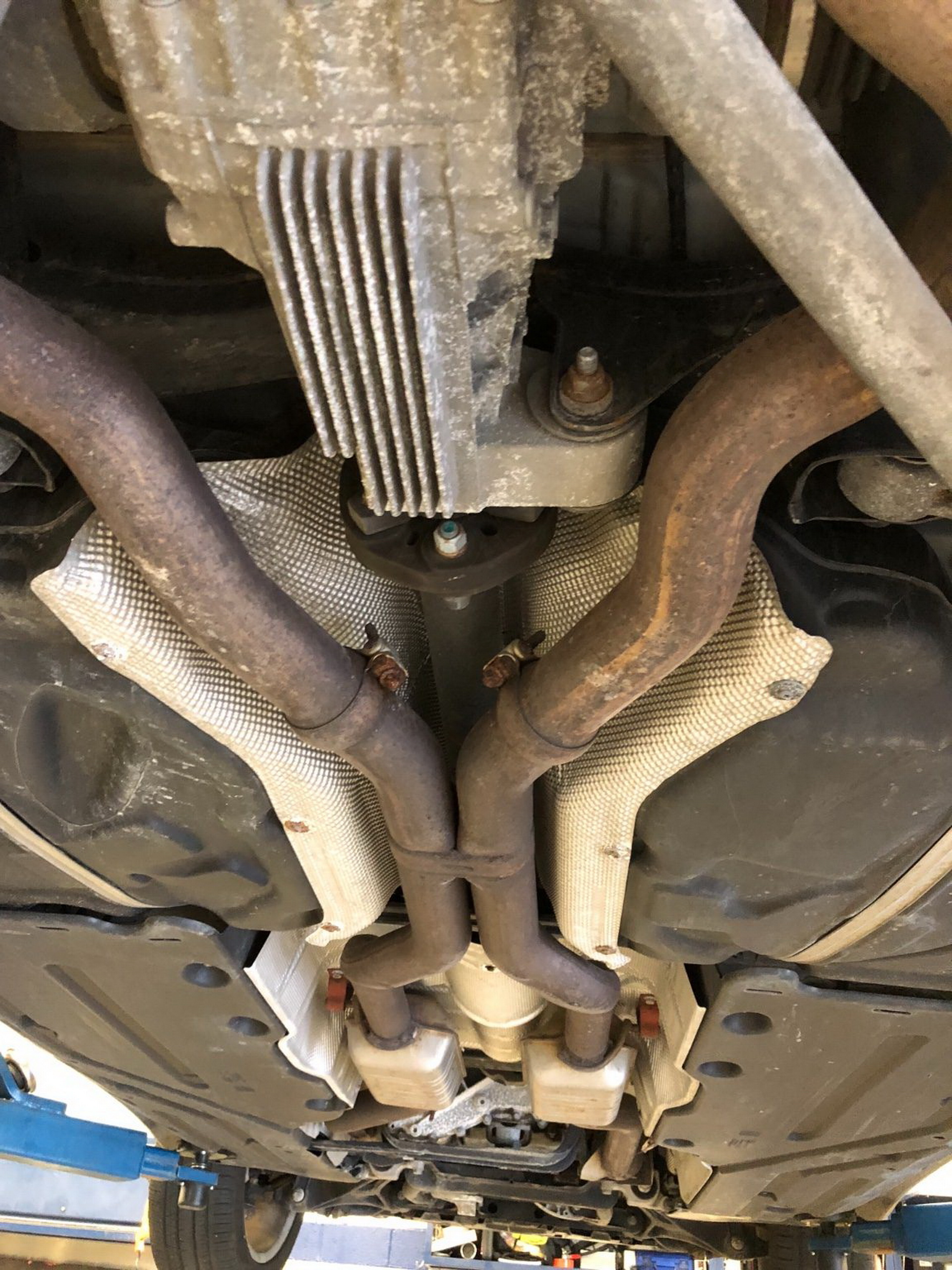 mercedes-r63-amg-auction-bat-24 2007 Mercedes R63 AMG Is A Very Fast, And Very Unpopular, Oddity