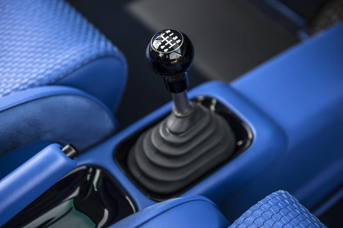 45-singer-911-toronto2-1100x732 Start Your Week Off Right With 100+ Photos Of Singer Porsche Porn