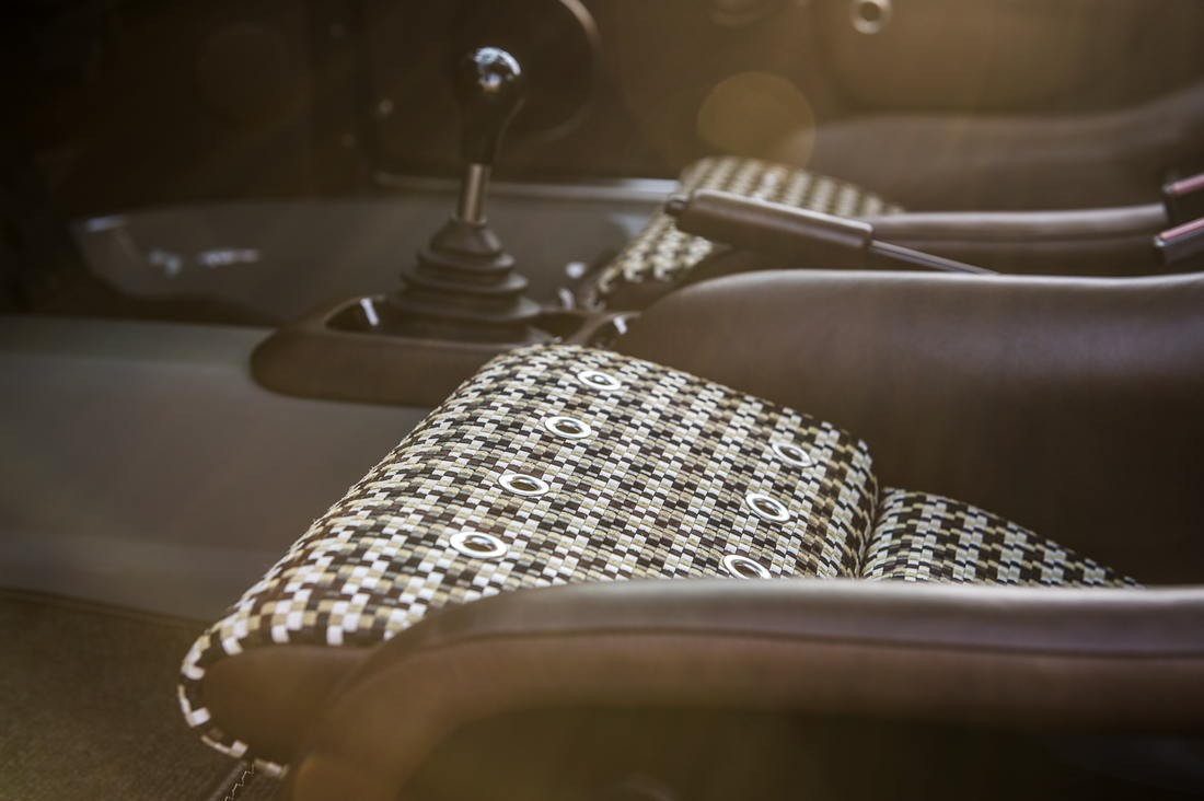 24-singer-911-qatar-1100x732 Start Your Week Off Right With 100+ Photos Of Singer Porsche Porn