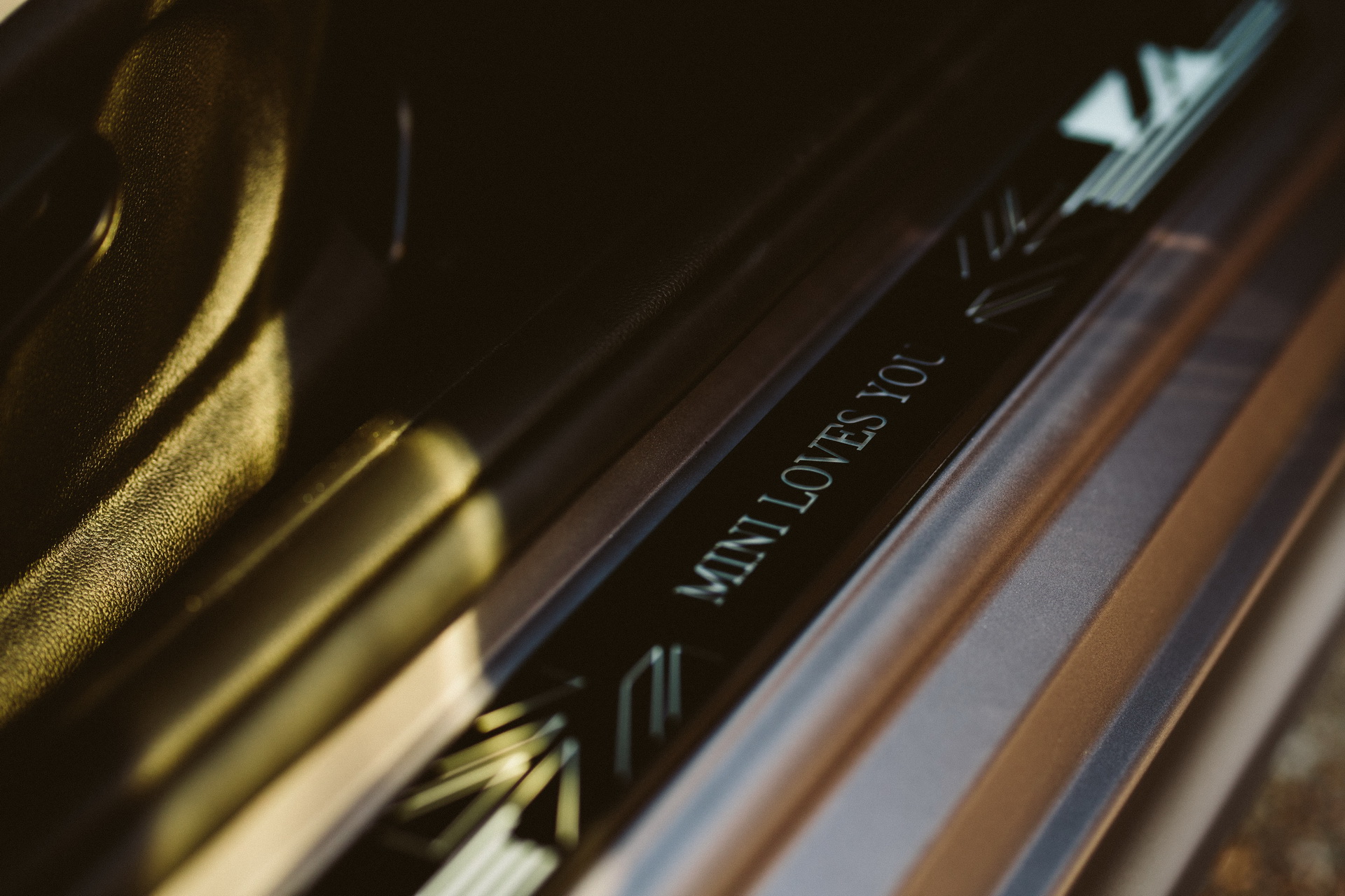 unique-mini-3-door-royal-wedding-goodwood-14 One-Off Mini Created For British Royal Wedding Heading To Auction