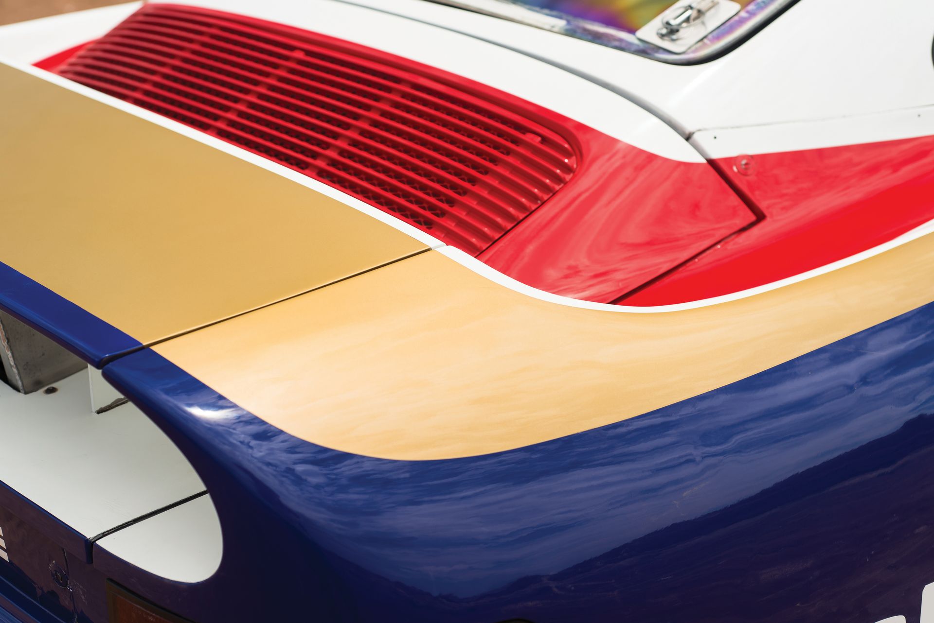 1985-Porsche-959-Paris-Dakar-Auction-21 Porsche 959 Paris-Dakar Expected To Fetch Over $3 Million