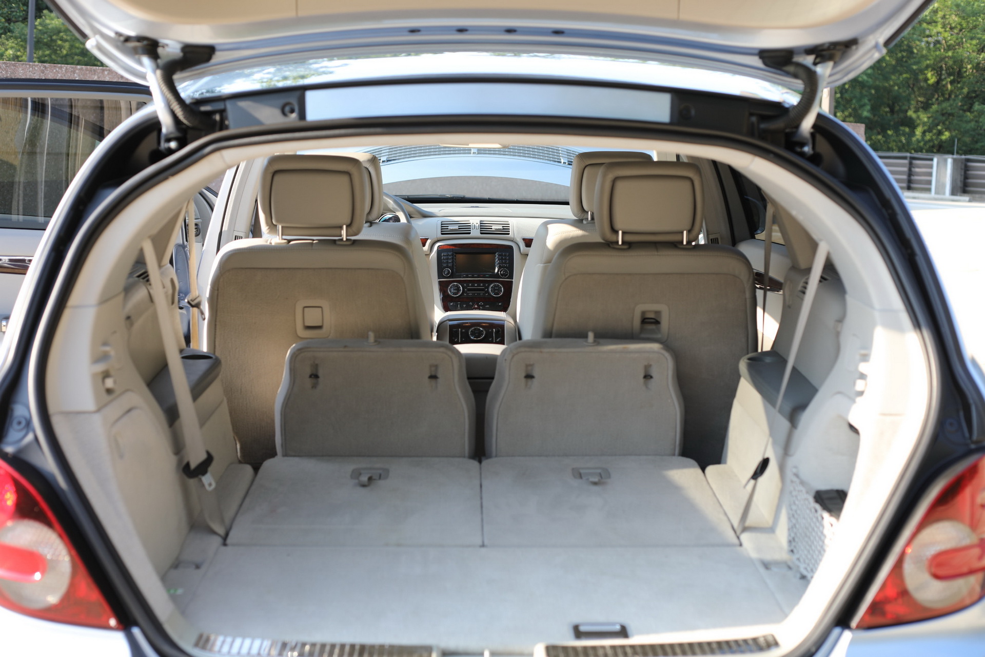 mercedes-r63-amg-auction-bat-15 2007 Mercedes R63 AMG Is A Very Fast, And Very Unpopular, Oddity