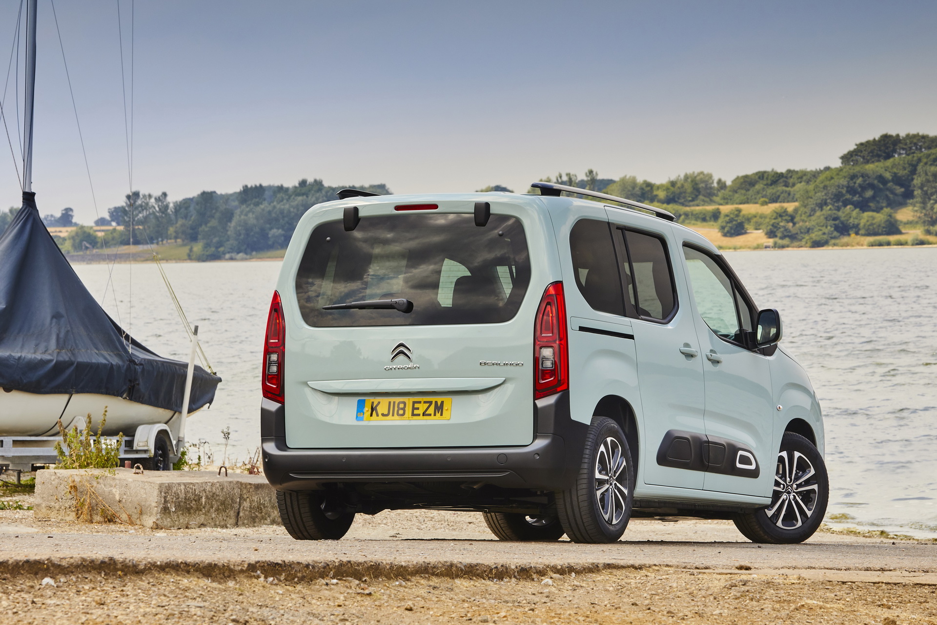2019-citroen-berlingo-27 New Citroen Berlingo And Peugeot Rifter Go On Sale In The UK