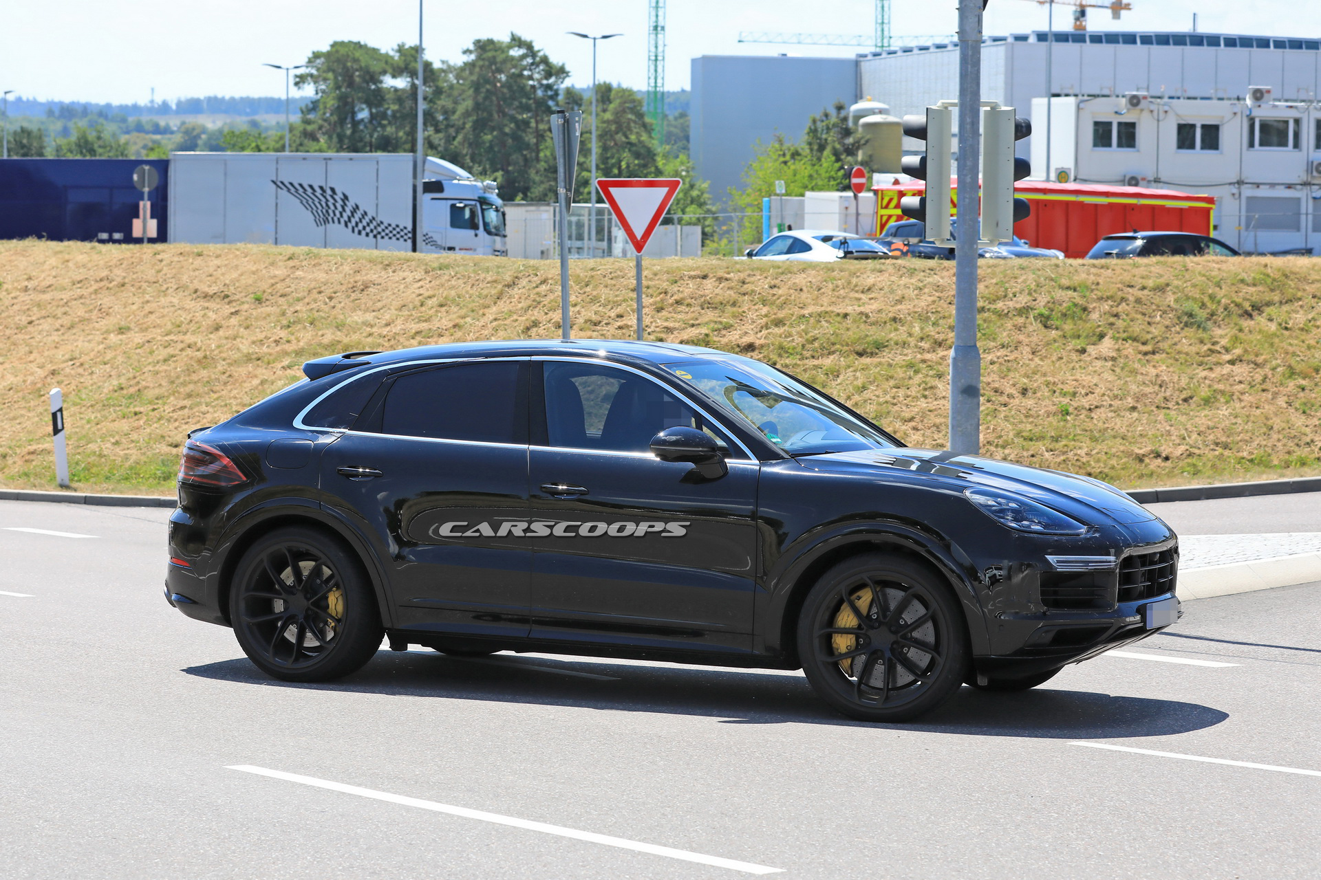 porsche-cayenne-coupe-first-spy-12 2020 Porsche Cayenne Coupe Is Coming For BMW’s X6