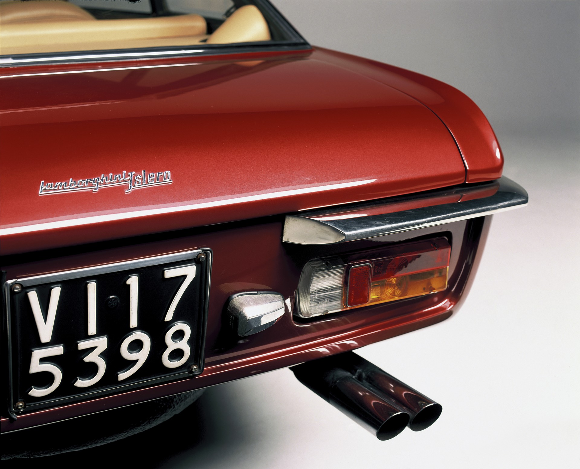 Lamborghini-Islero-3 Lamborghini Restores Classic Islero And Espada In Time For Their 50th Anniversary