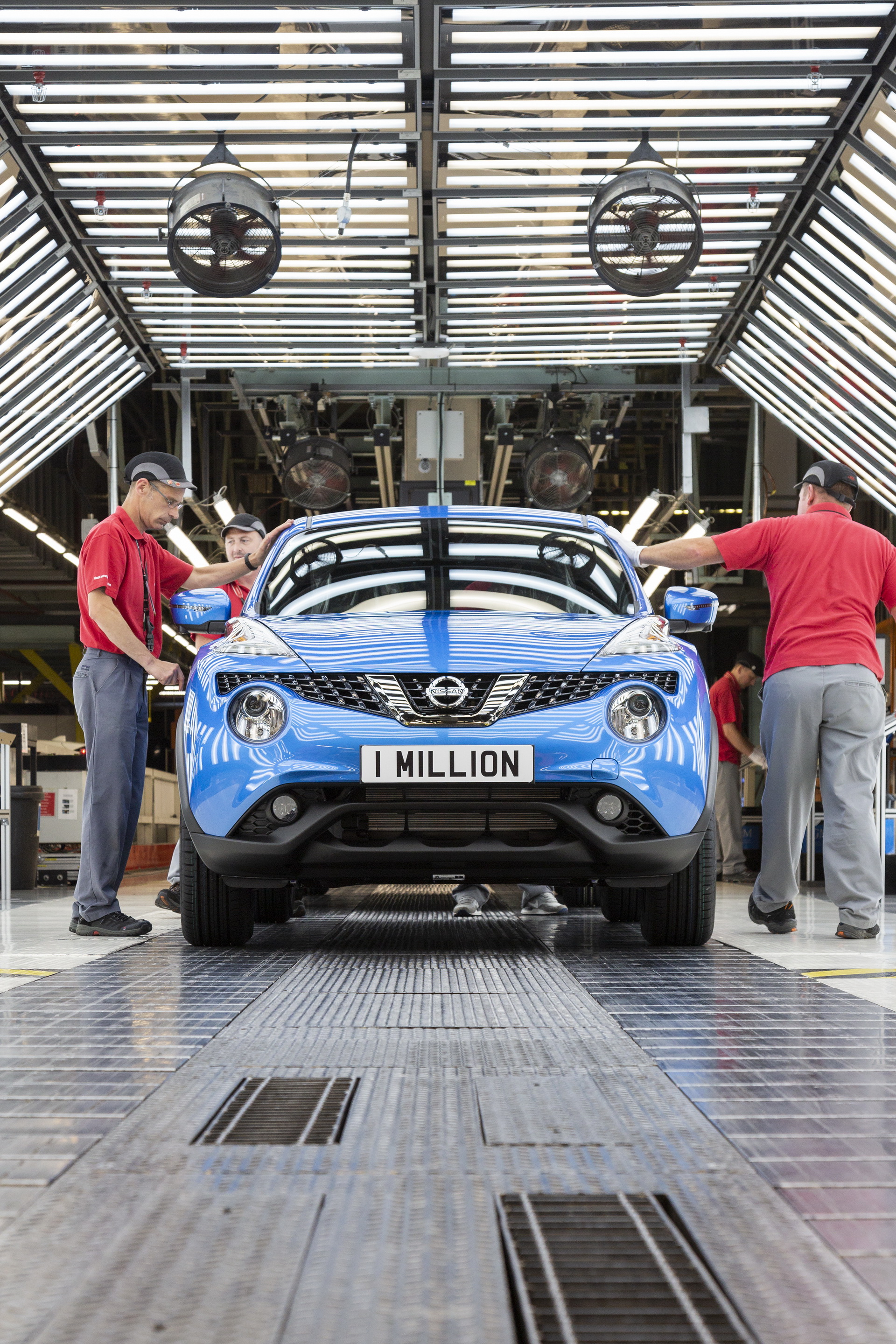 Nissan-Juke-1million-01 Nissan Builds 1 Millionth Juke In Sunderland Factory