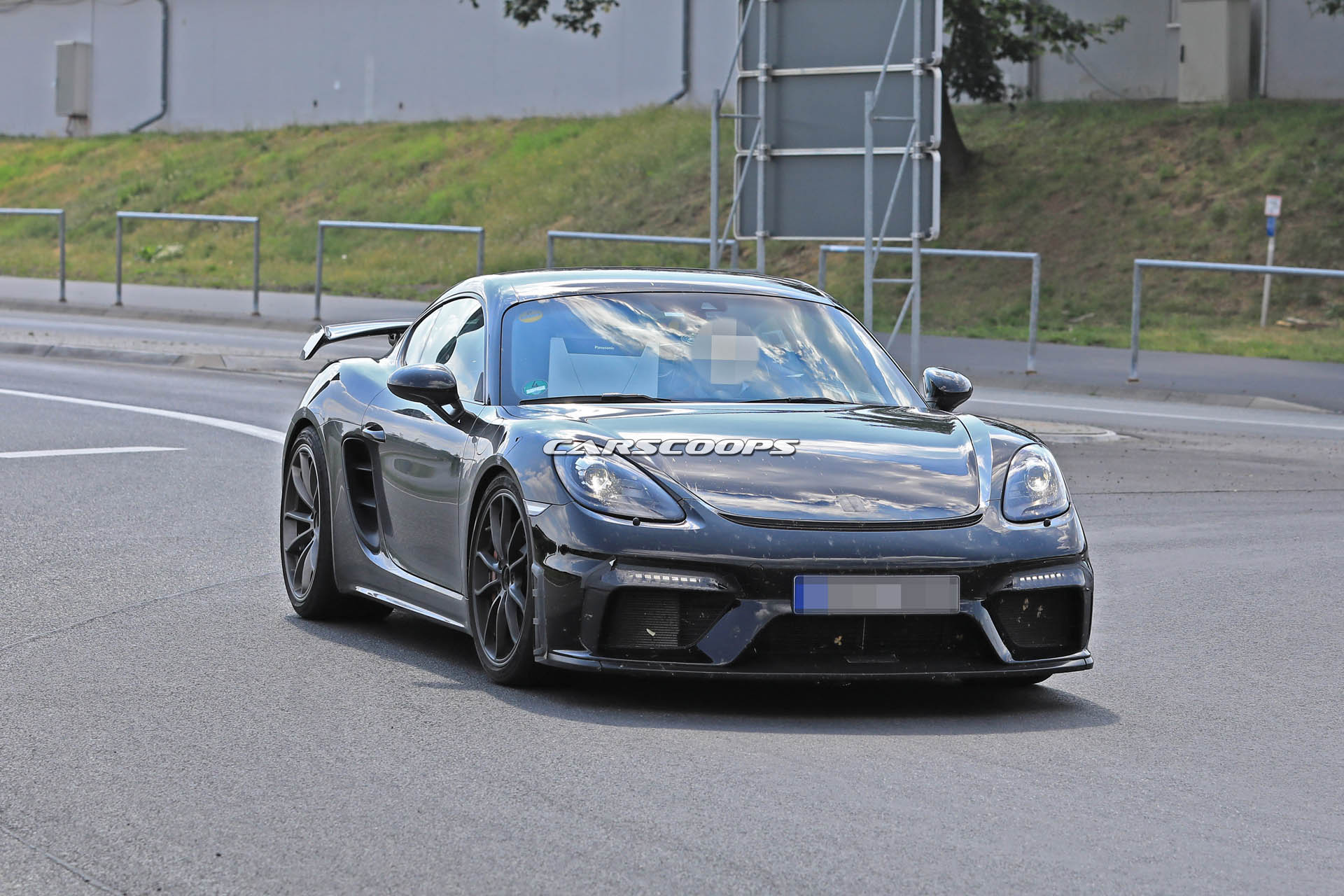 porsche-718-cayman-gt4-wing-scoop-07 2019 Porsche Cayman GT4 Is The Six-Pot 718 That Purists Have Been Waiting For (Updated)